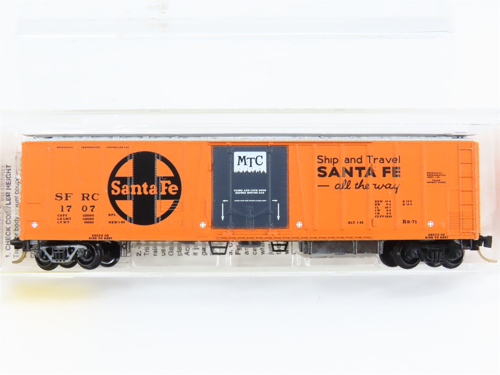 N Scale Micro-Trains MTL 70070 SF RC Santa Fe 51' Rib Side Mechanical Reefer RTR