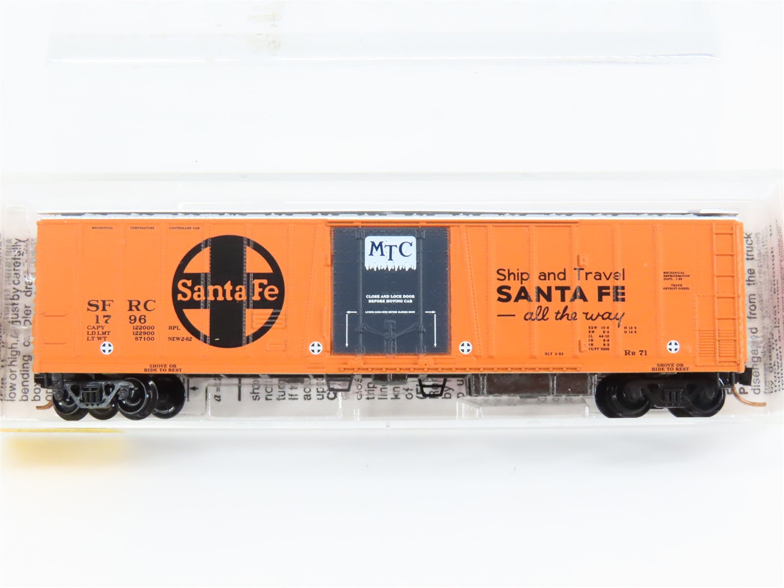 N Scale Micro-Trains MTL 70070 SFRC Santa Fe 51' Rib Side Mechanical Reefer RTR