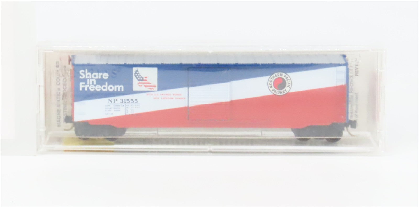 N Scale Micro-Trains MTL 77010 NP Northern Pacific 51' Reefer 31555 RTR