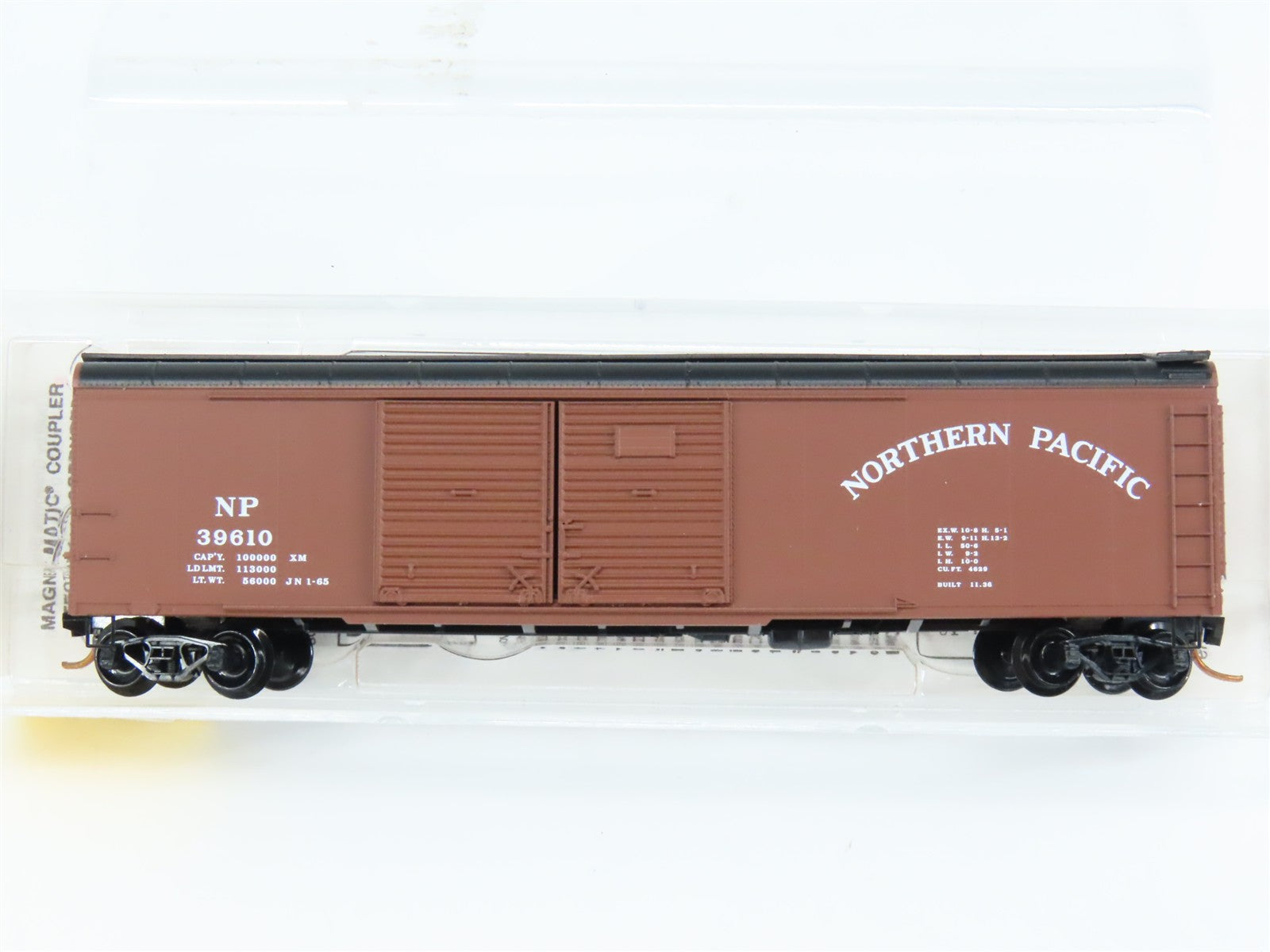 N Scale Micro-Trains MTL 79020 NP Northern Pacific 50' Box Car 39610 RTR
