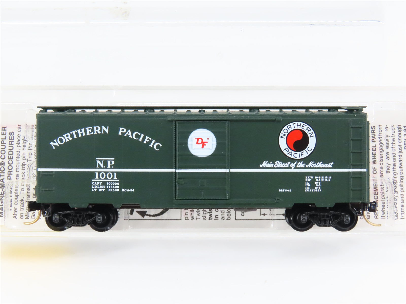 N Scale Micro-Trains MTL 20236 NP Northern Pacific 40' Box Car 1001 RTR