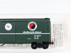 N Scale Micro-Trains MTL 20236 NP Northern Pacific 40' Box Car 1001 RTR