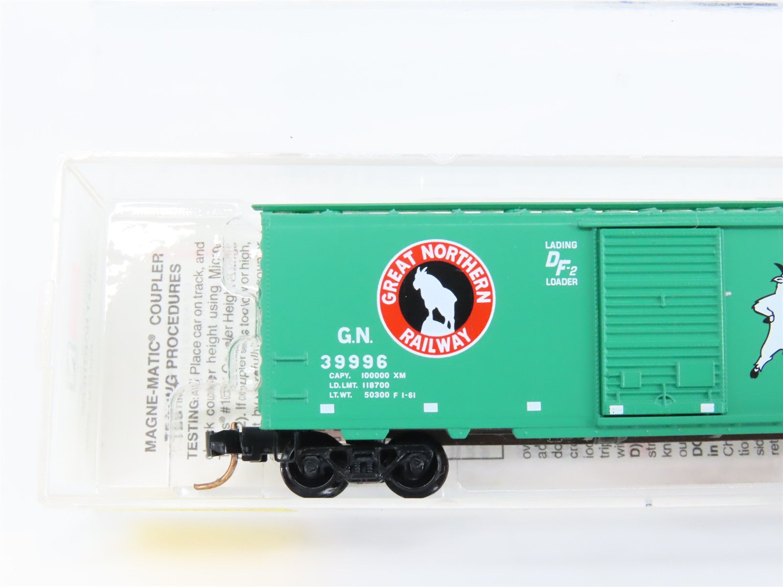 N Scale Micro-Trains MTL 20680 G.N. Great Northern 40' Box Car 39996 RTR