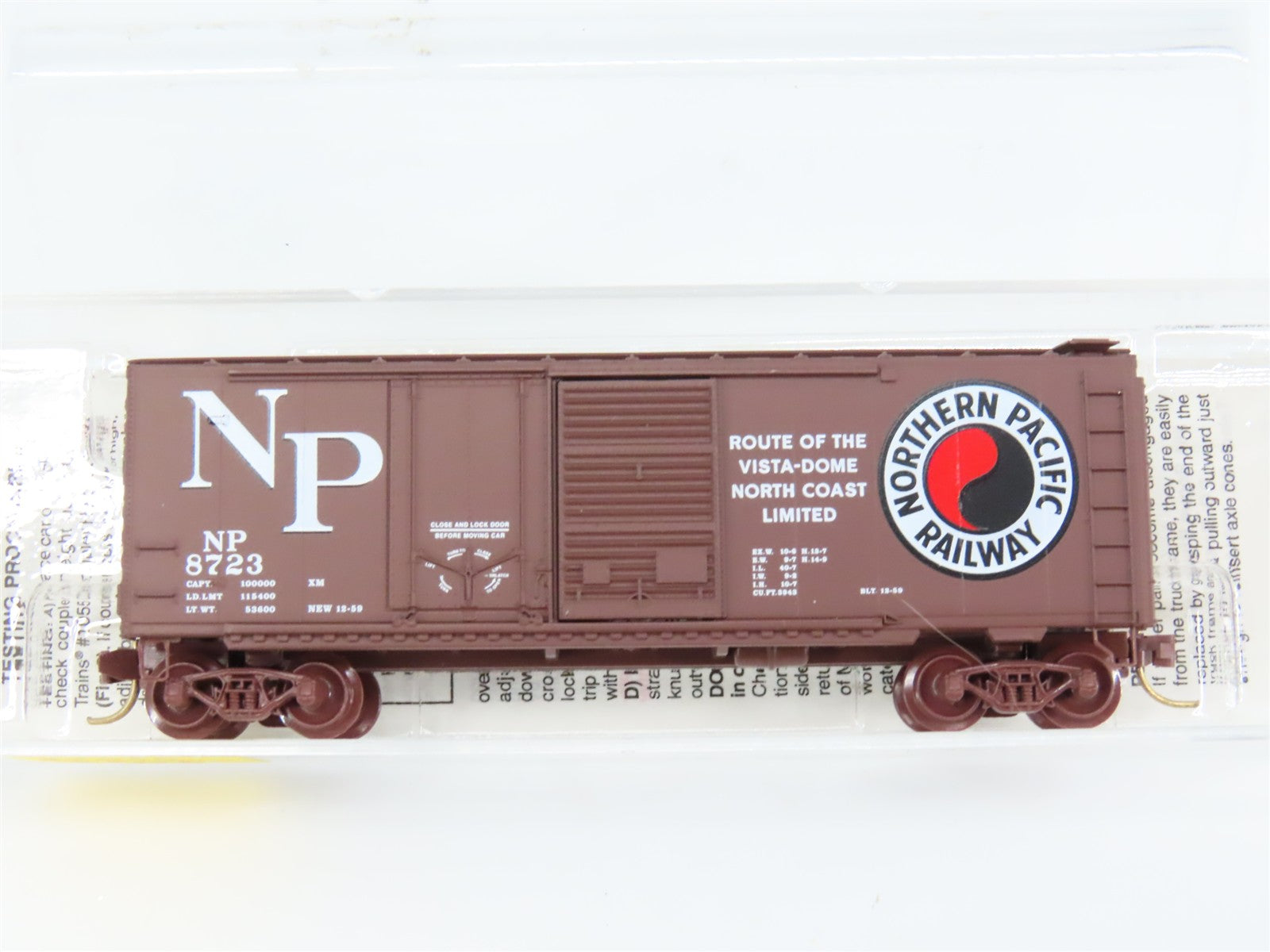 N Scale Micro-Trains MTL 22040 NP Northern Pacific 40' Box Car 8723 RTR