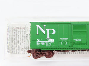 N Scale Micro-Trains MTL 22090 NP Northern Pacific 40' Box Car 8133 RTR