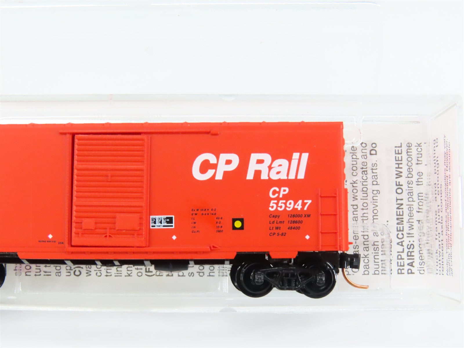 N Scale Micro-Trains MTL 24260 CP Canadian Pacific 40' Box Car 55947 RTR