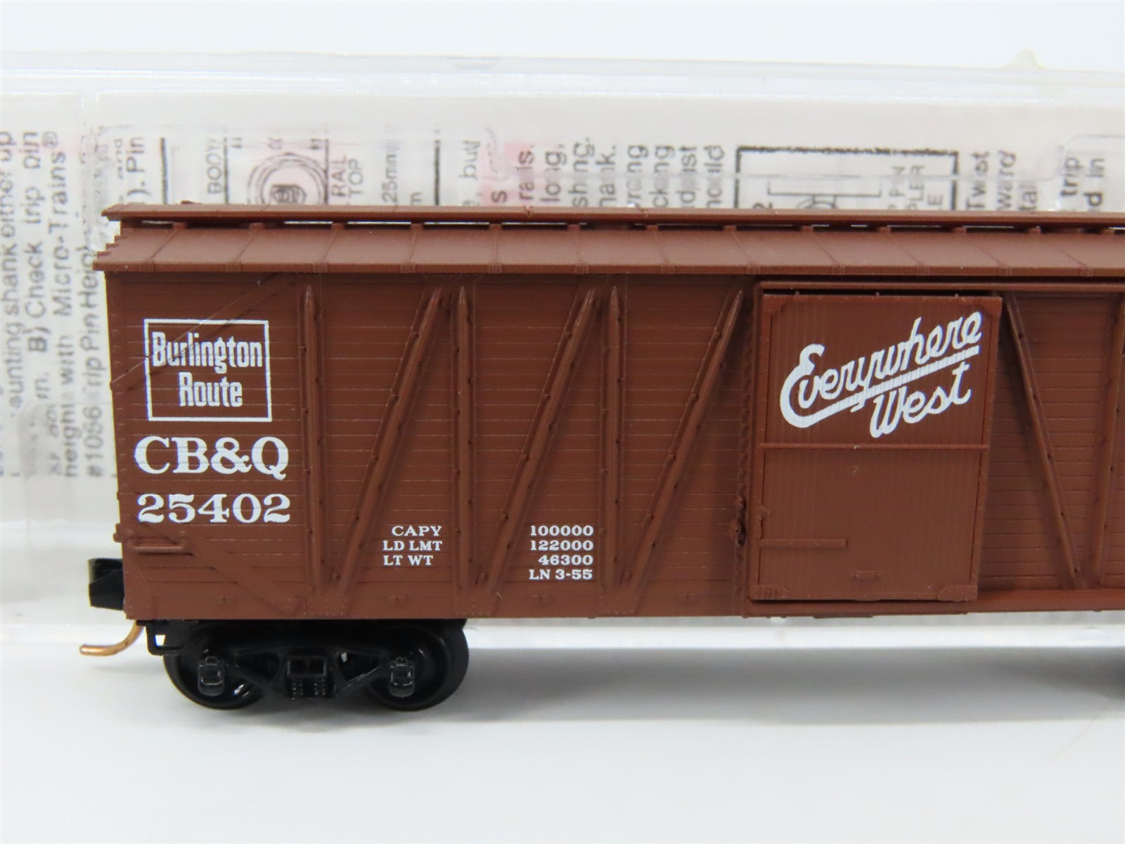 N Scale Micro-Trains MTL 28150 CB&Q Chicago, Burlington & Quincy 40' Box Car RTR