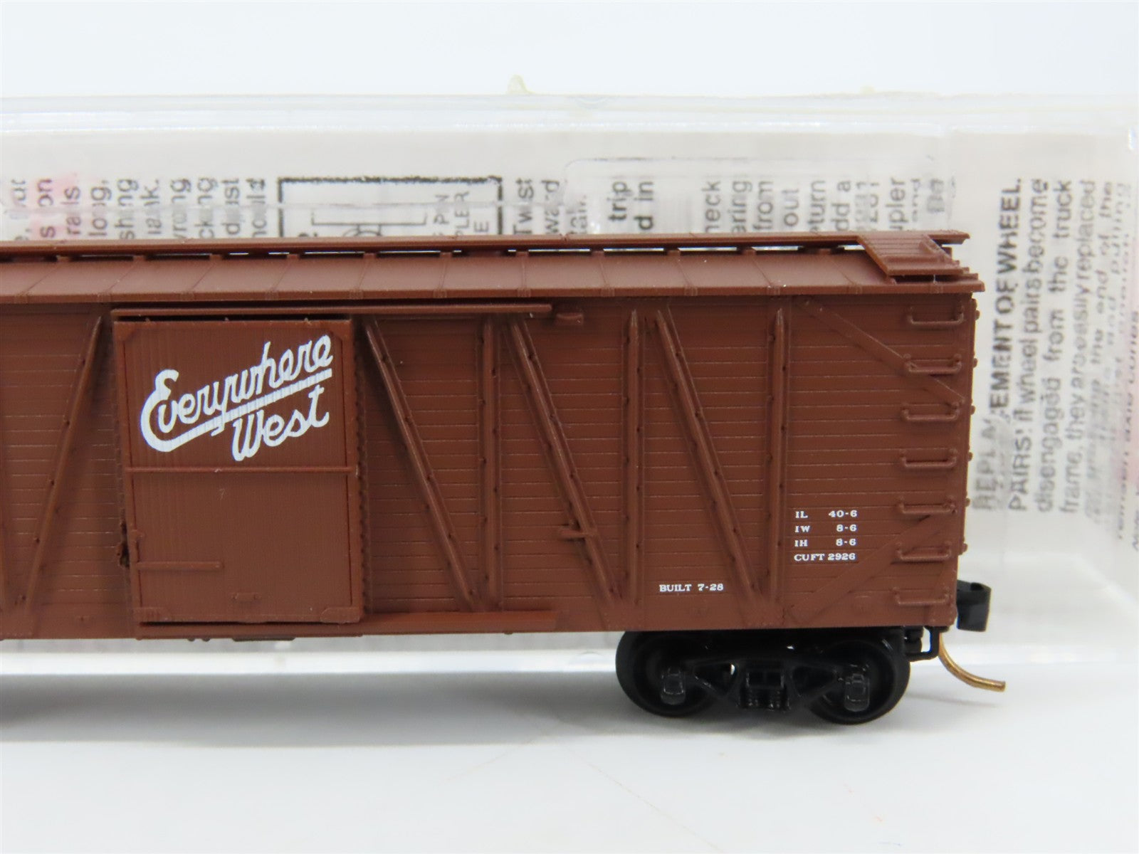N Scale Micro-Trains MTL 28150 CB&Q Chicago, Burlington & Quincy 40' Box Car RTR