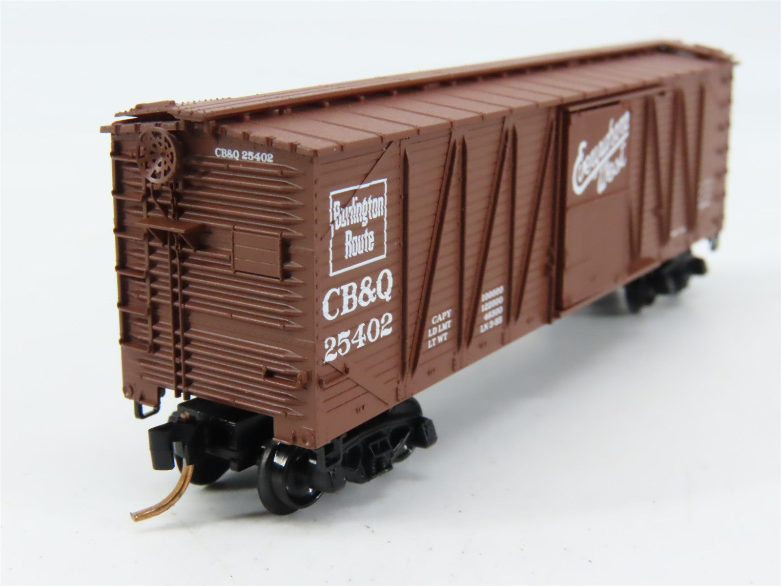 N Scale Micro-Trains MTL 28150 CB&Q Chicago, Burlington & Quincy 40' Box Car RTR