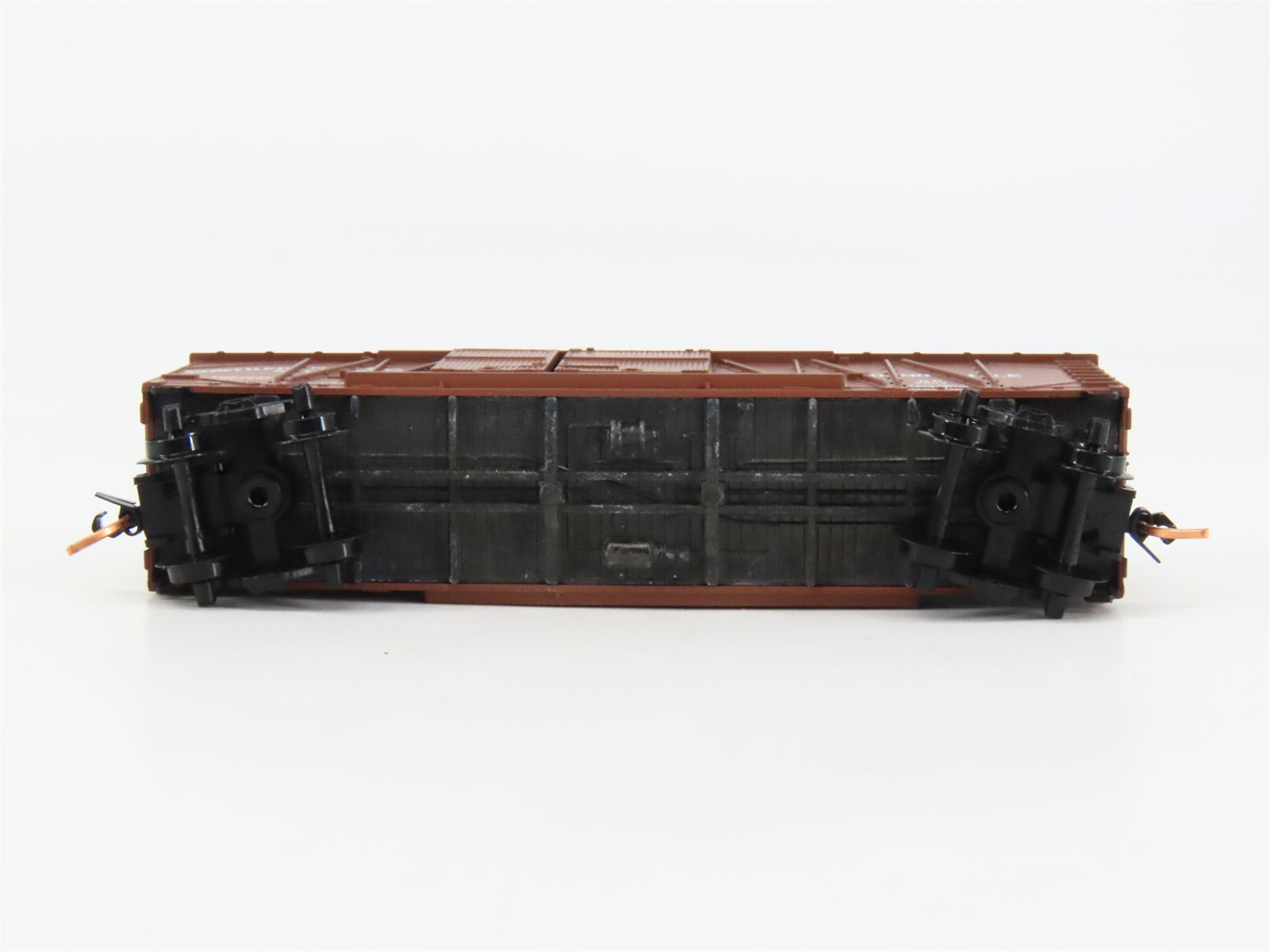 N Scale Micro-Trains MTL 29030 Northern Pacific 40' Outside-Braced Box Car RTR