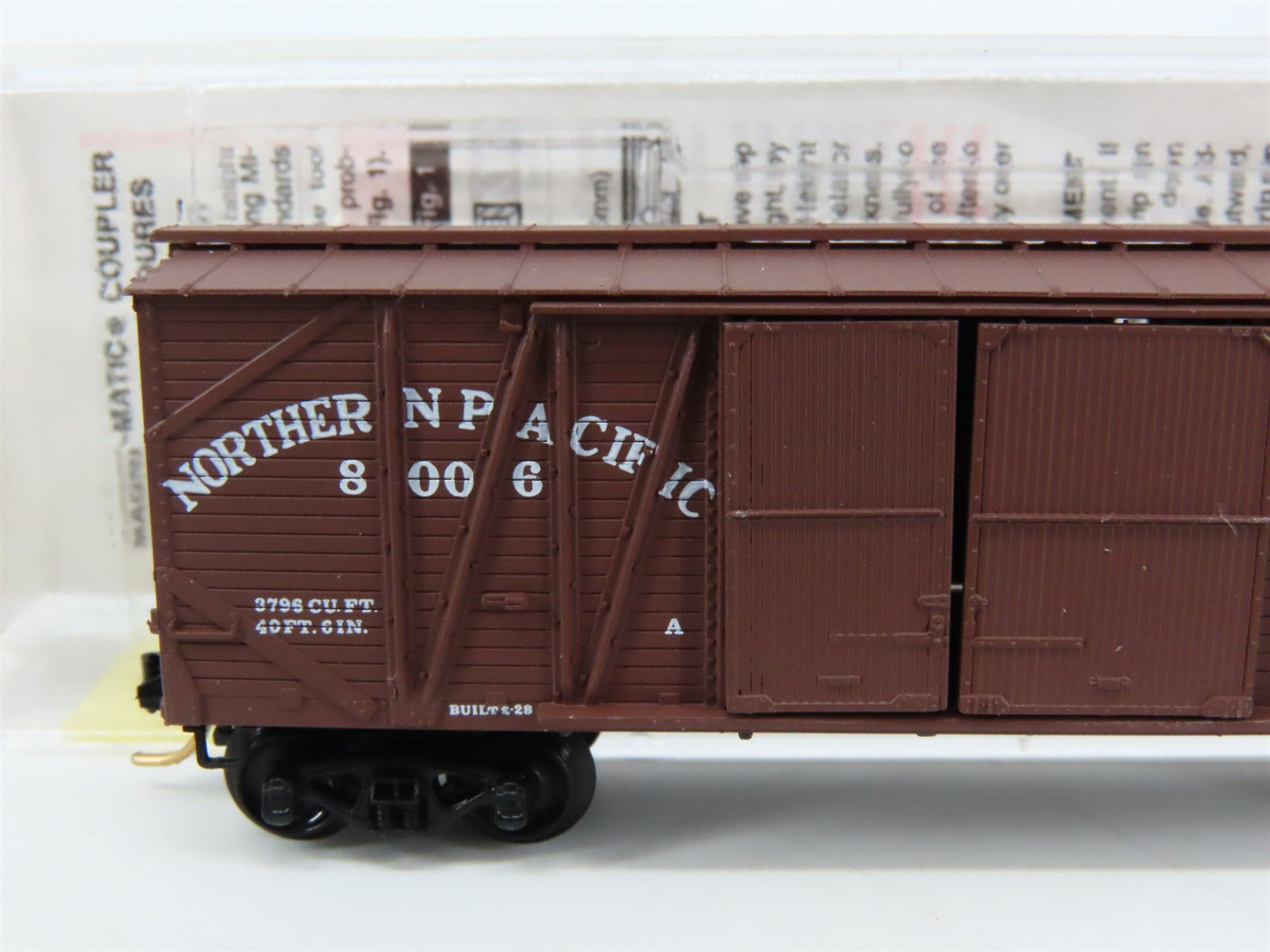 N Scale Micro-Trains MTL 29030 Northern Pacific 40' Outside-Braced Box Car RTR