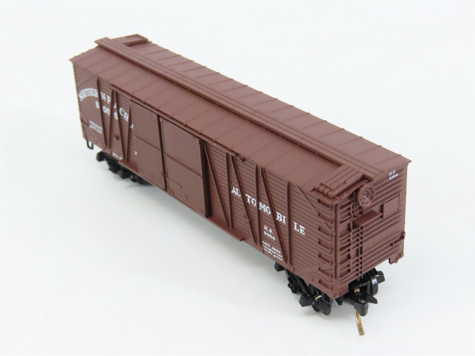 N Scale Micro-Trains MTL 29030 Northern Pacific 40' Outside-Braced Box Car RTR