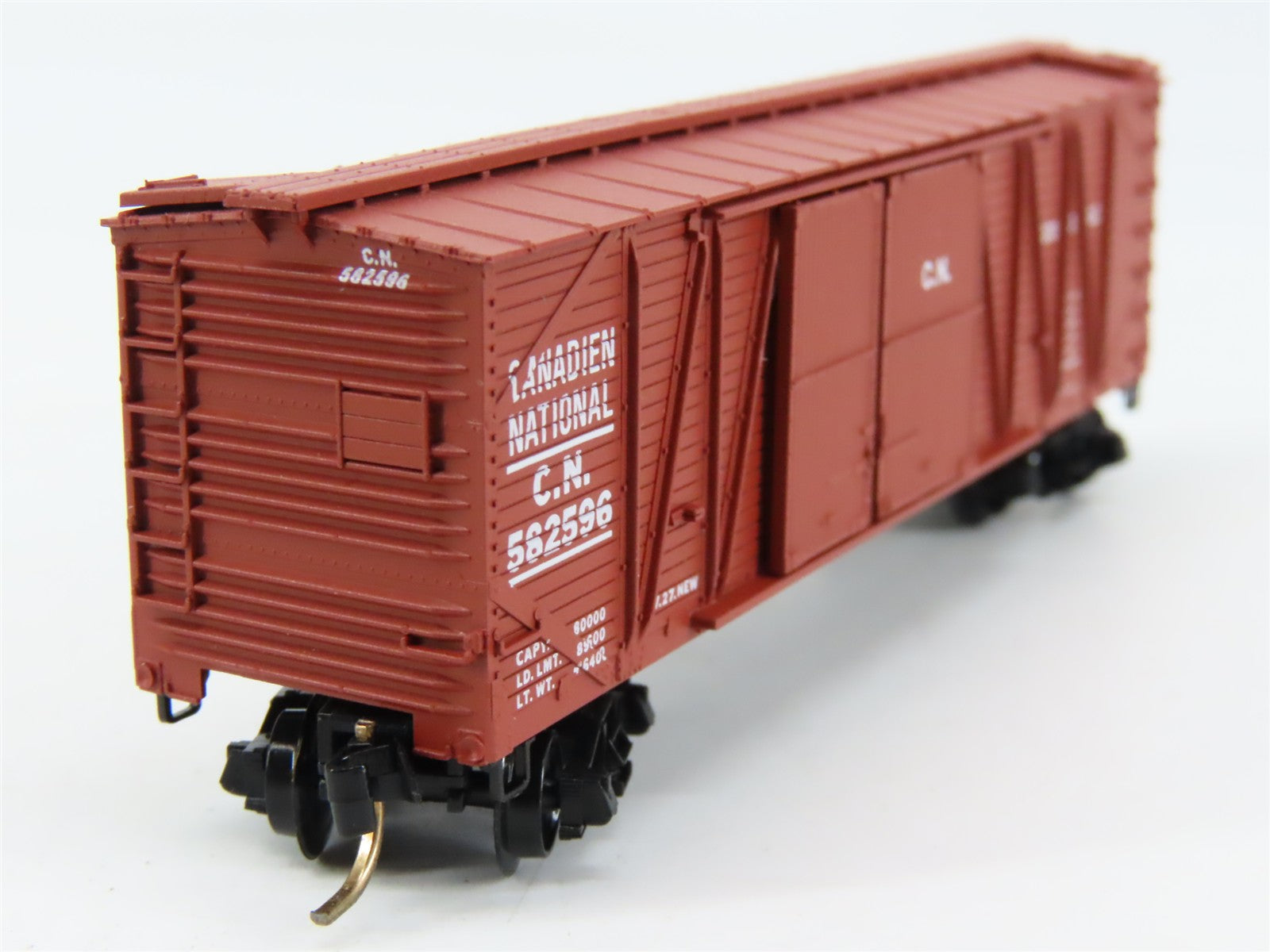 N Scale Micro-Trains MTL 29070 Canadian National 40' Outside Braced Box Car RTR