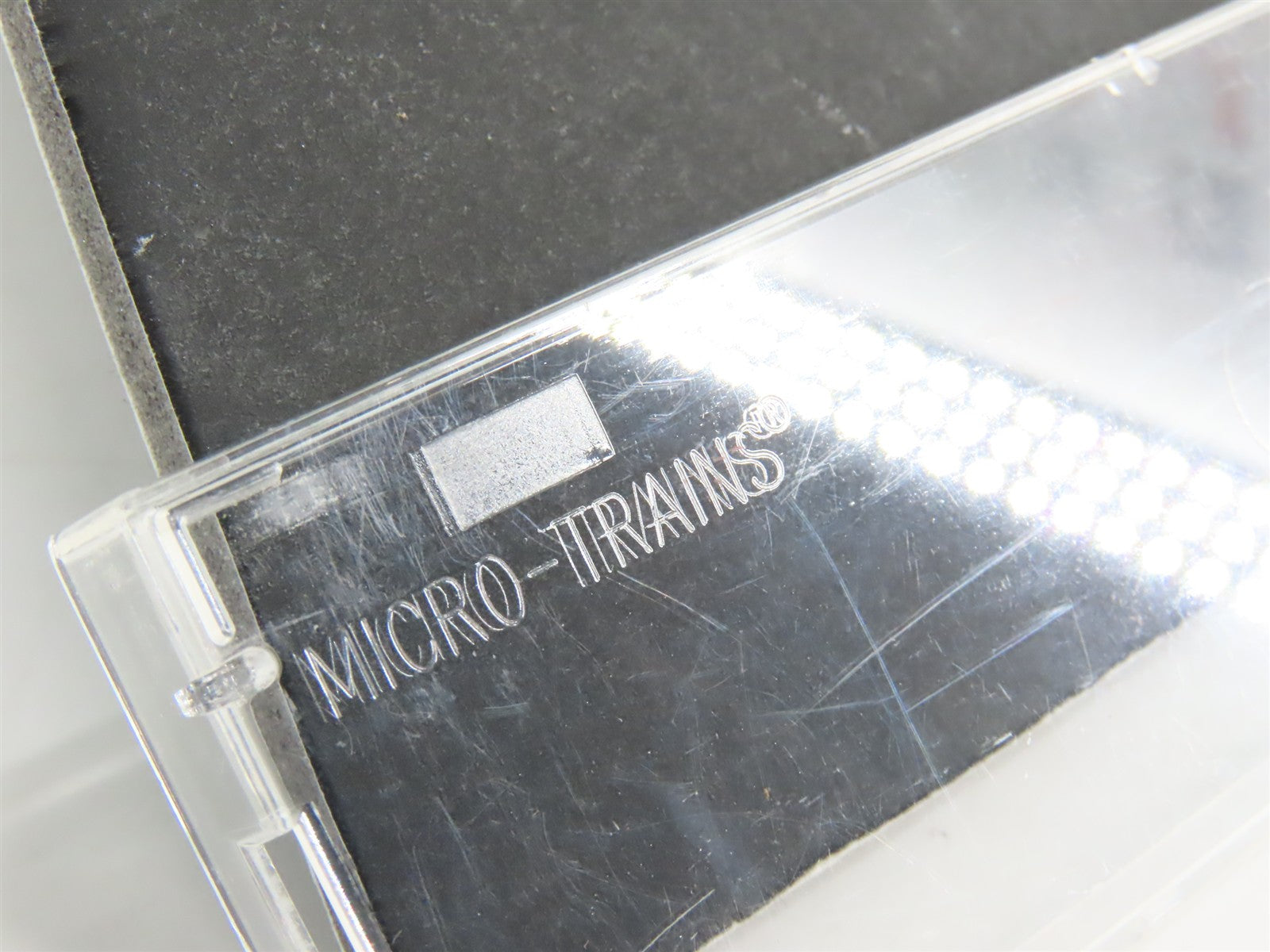 N Scale Micro-Trains MTL 29070 Canadian National 40' Outside Braced Box Car RTR