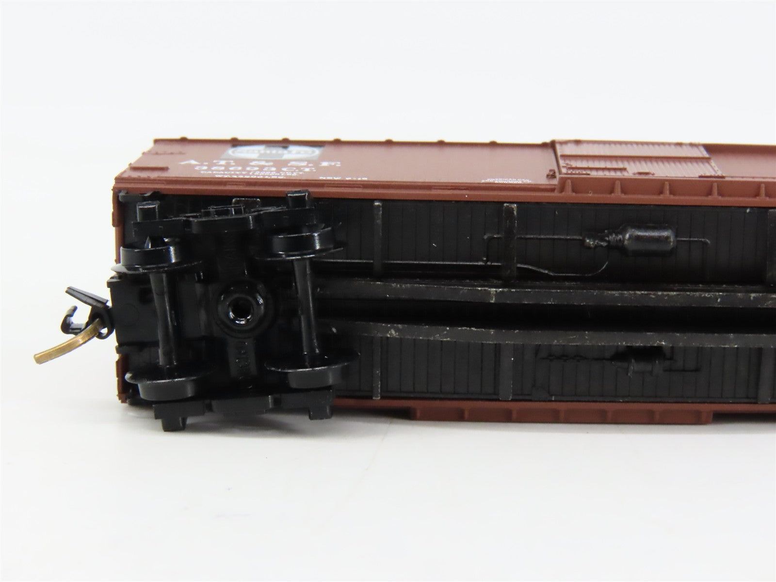 N Scale Micro-Trains MTL 39060 Santa Fe 40' Double-Sheathed Wood Box Car RTR