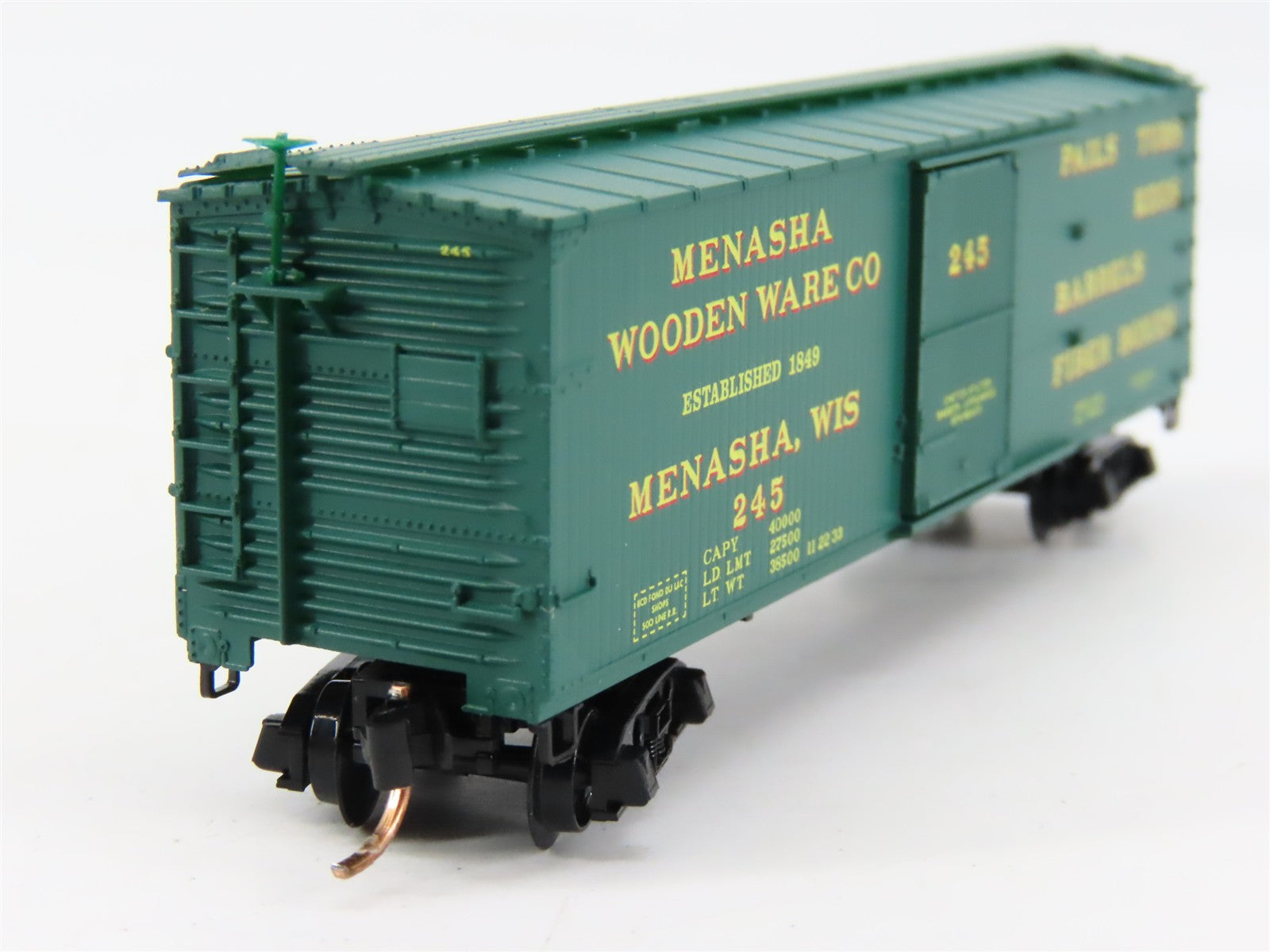 N Scale Micro-Trains MTL 39200 Menasha Wooden Ware Company 40' Box Car 245 RTR
