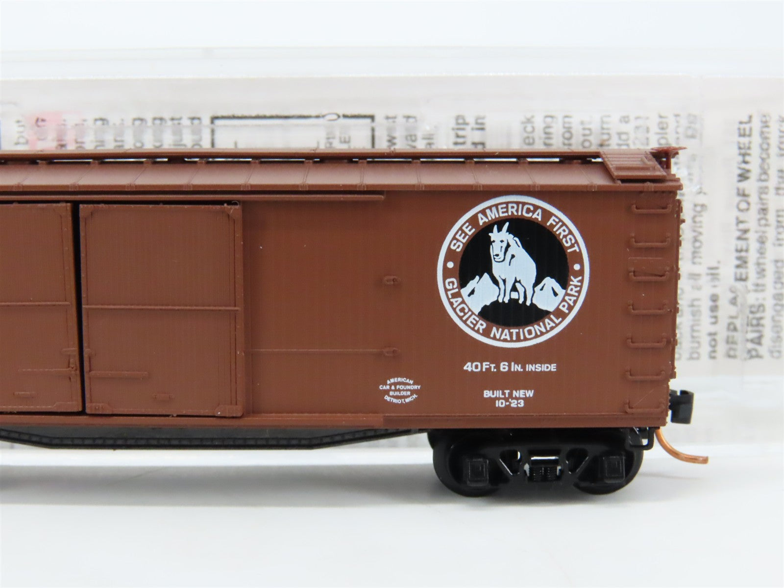 N Scale Micro-Trains MTL 41030 GN Great Northern 40' Box Car 38076 RTR
