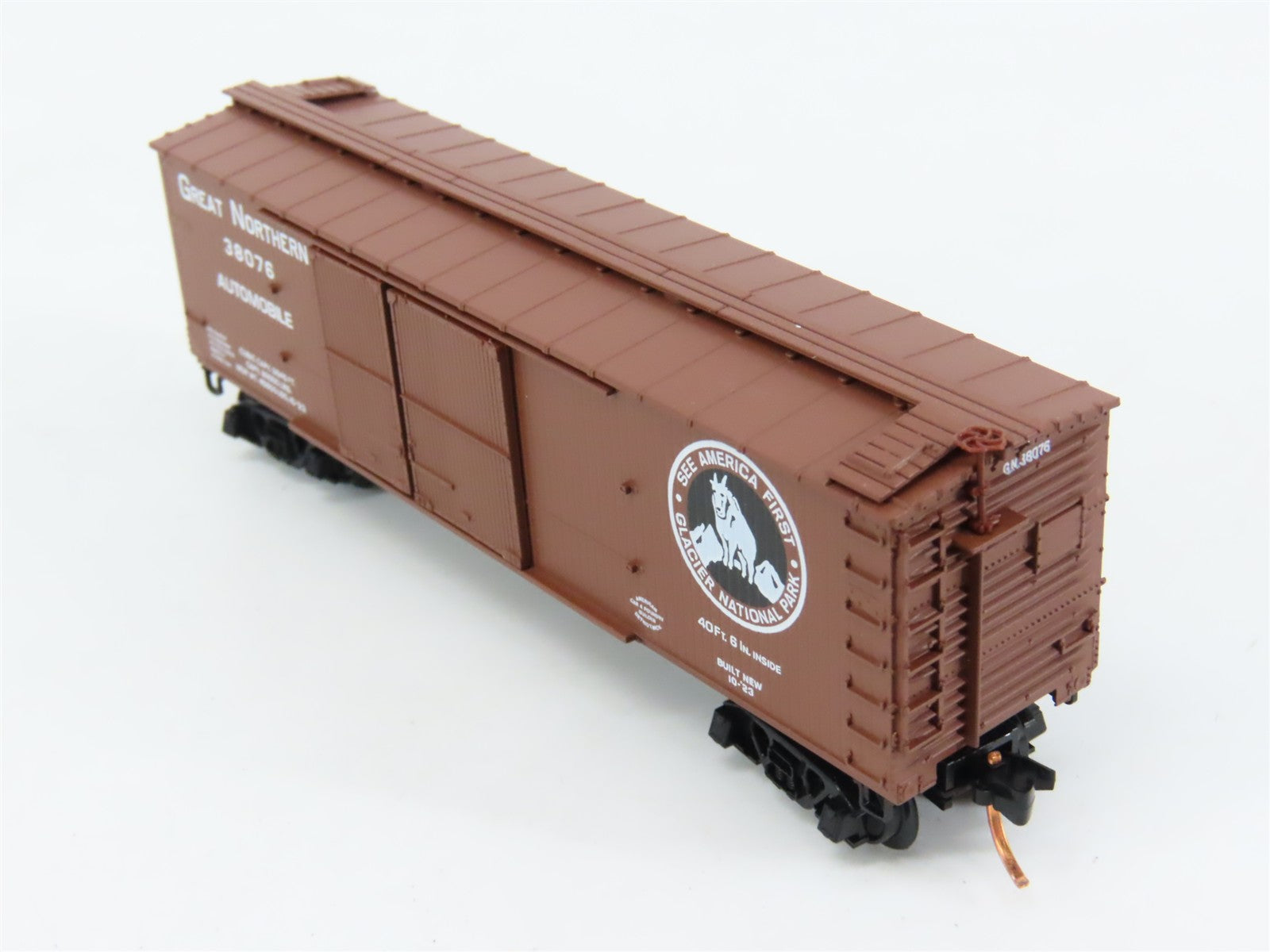 N Scale Micro-Trains MTL 41030 GN Great Northern 40' Box Car 38076 RTR