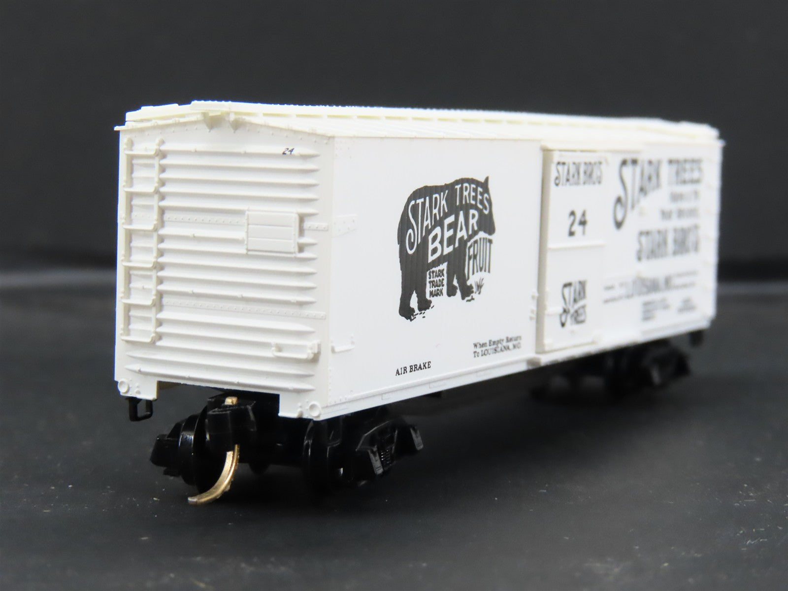 N Scale Micro-Trains MTL 42010 Stark Trees 40' Box Car 24 RTR