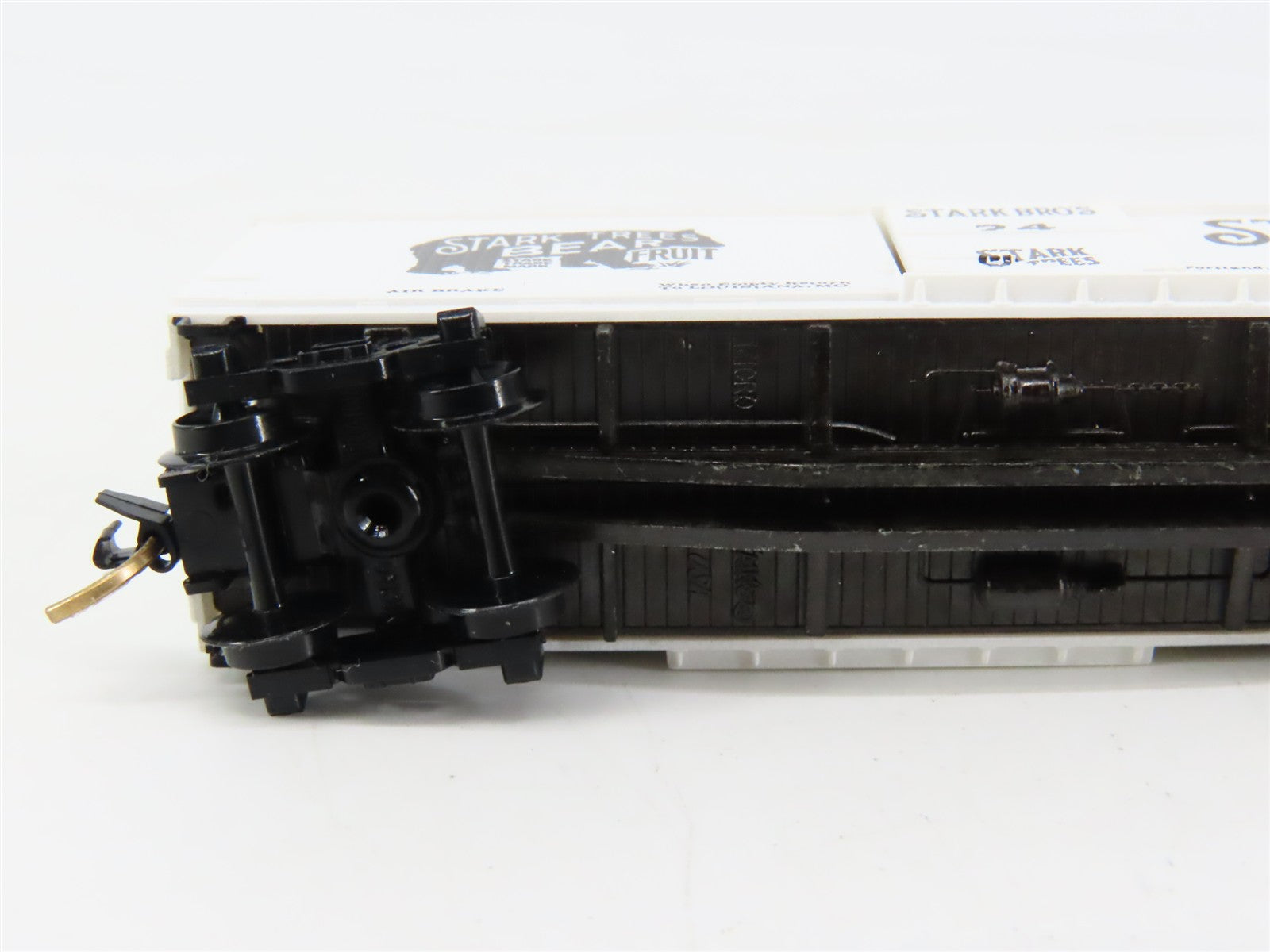 N Scale Micro-Trains MTL 42010 Stark Trees 40' Box Car 24 RTR