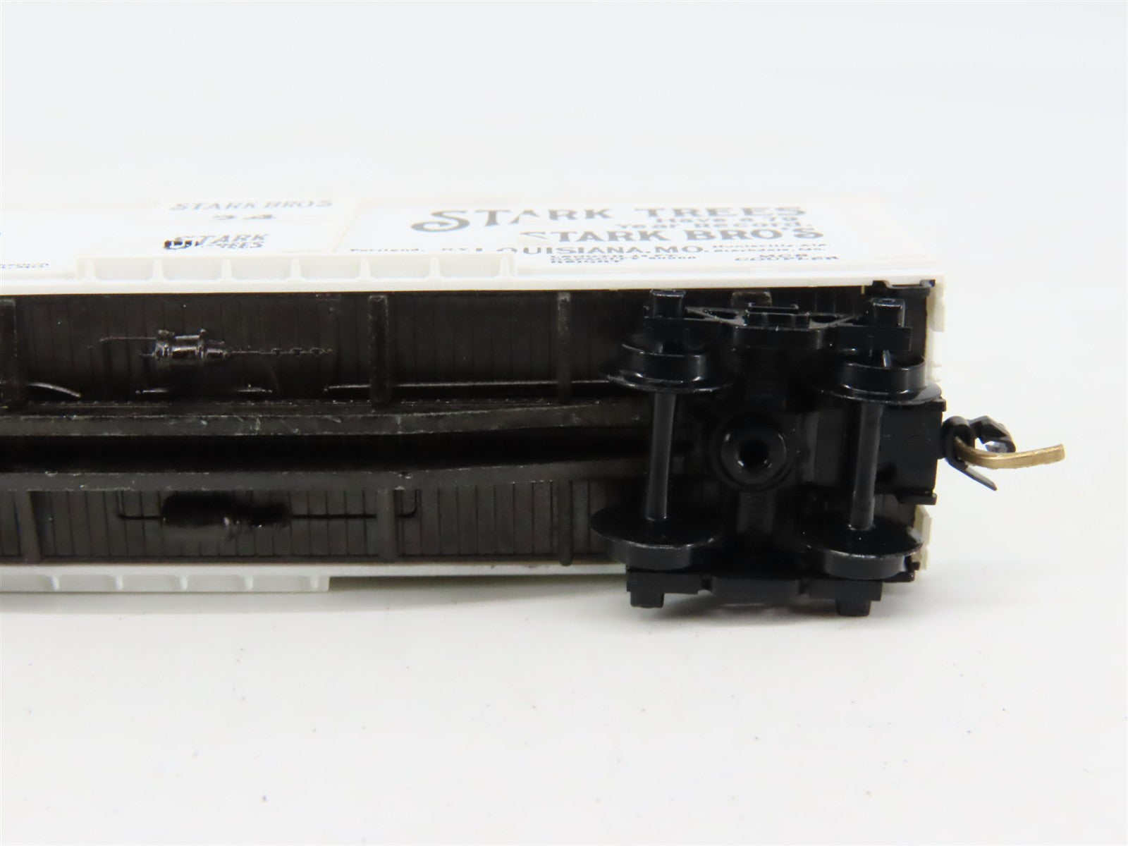 N Scale Micro-Trains MTL 42010 Stark Trees 40' Box Car 24 RTR