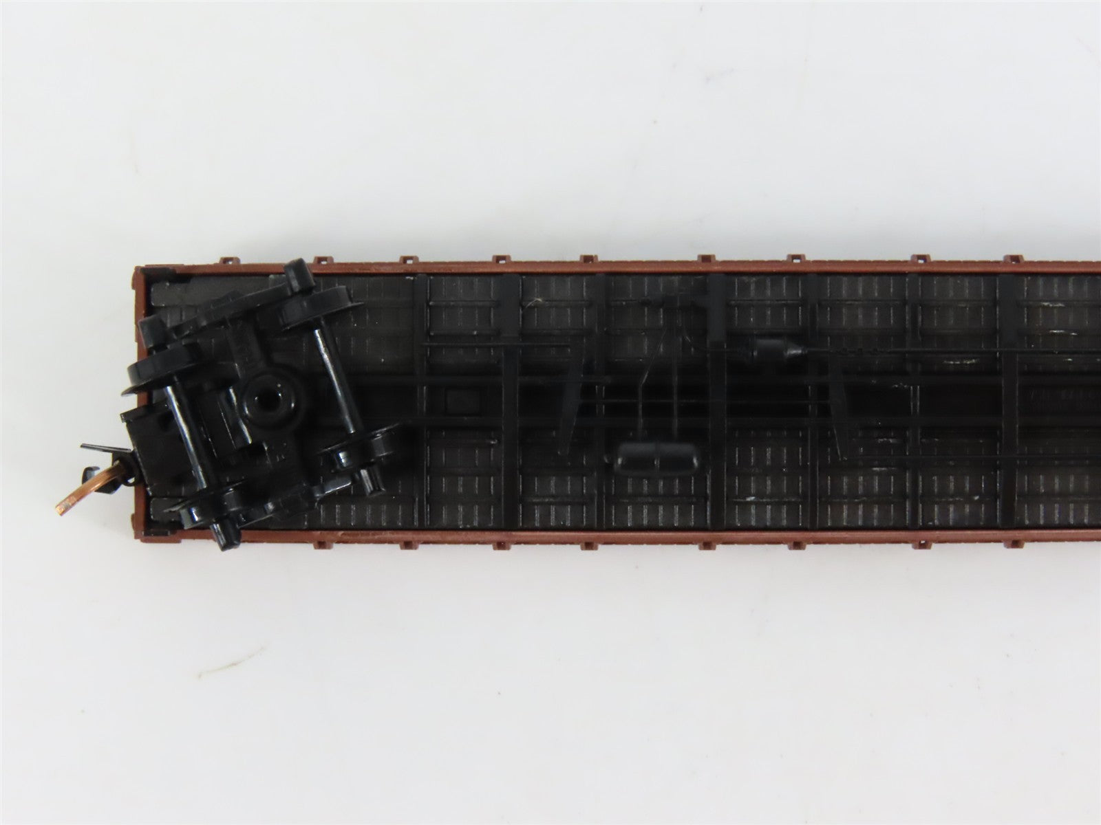 N Scale Micro-Trains MTL 44060 ATSF Santa Fe 50' Straight Side Flat Car #90822