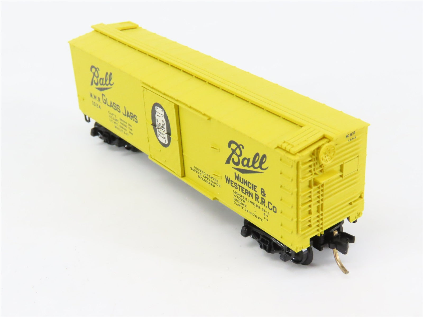 N Scale Micro-Trains MTL 42030 MWR Muncie & Western 40' Box Car 1024 RTR