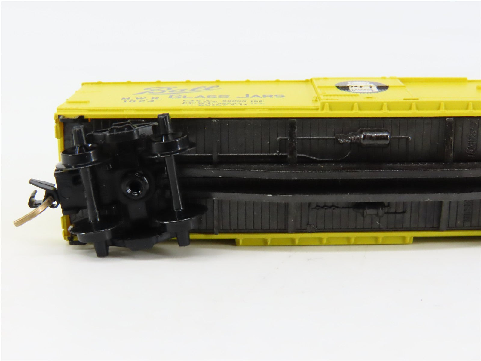 N Scale Micro-Trains MTL 42030 MWR Muncie & Western 40' Box Car 1024 RTR
