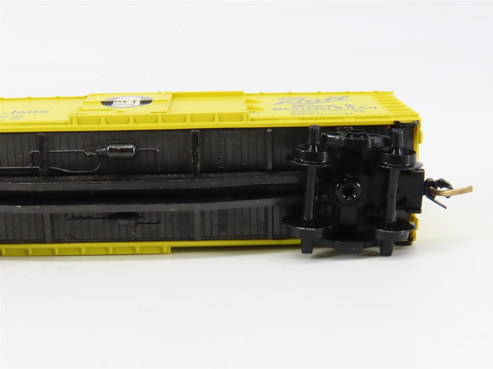 N Scale Micro-Trains MTL 42030 MWR Muncie & Western 40' Box Car 1024 RTR