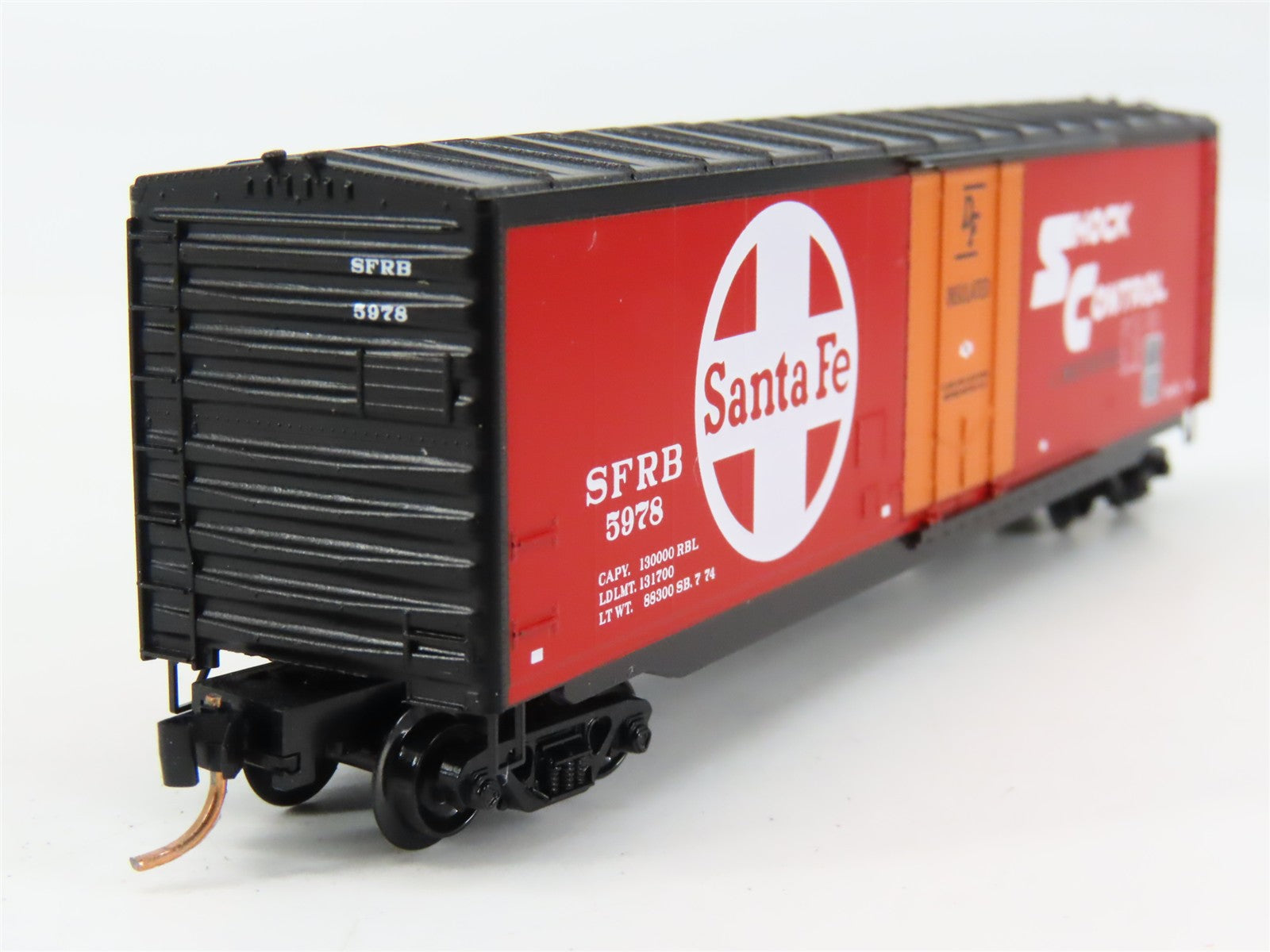 N Scale Micro-Trains MTL 47240 SFRB Santa Fe 40' Double-Sheathed Wood Reefer RTR