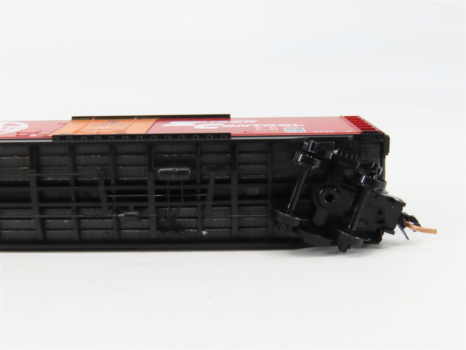 N Scale Micro-Trains MTL 47240 SFRB Santa Fe 40' Double-Sheathed Wood Reefer RTR