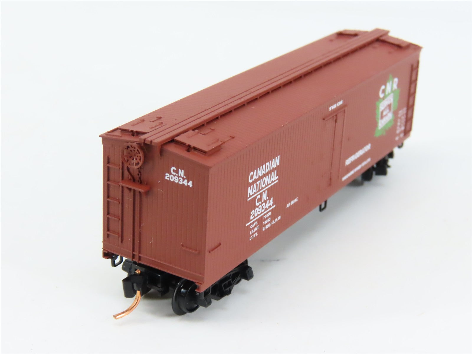 N Scale Micro-Trains MTL 47200 CN Canadian National 40' Reefer 209344 RTR