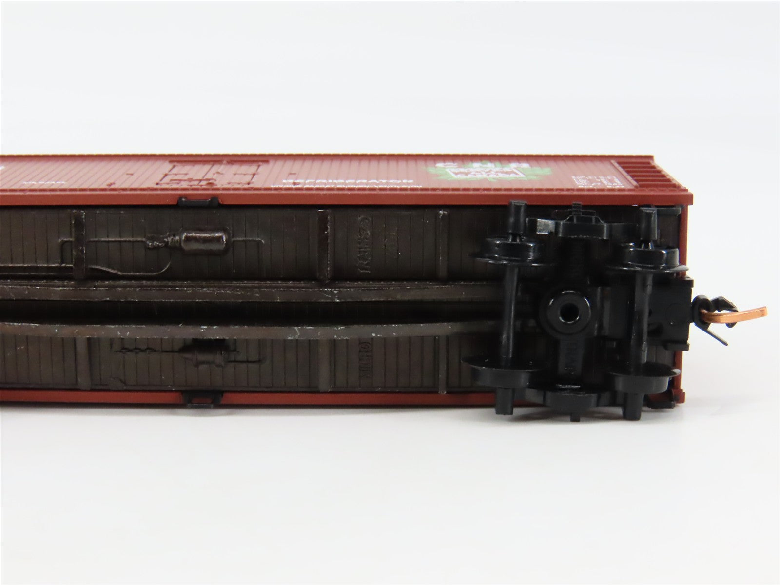 N Scale Micro-Trains MTL 47200 CN Canadian National 40' Reefer 209344 RTR