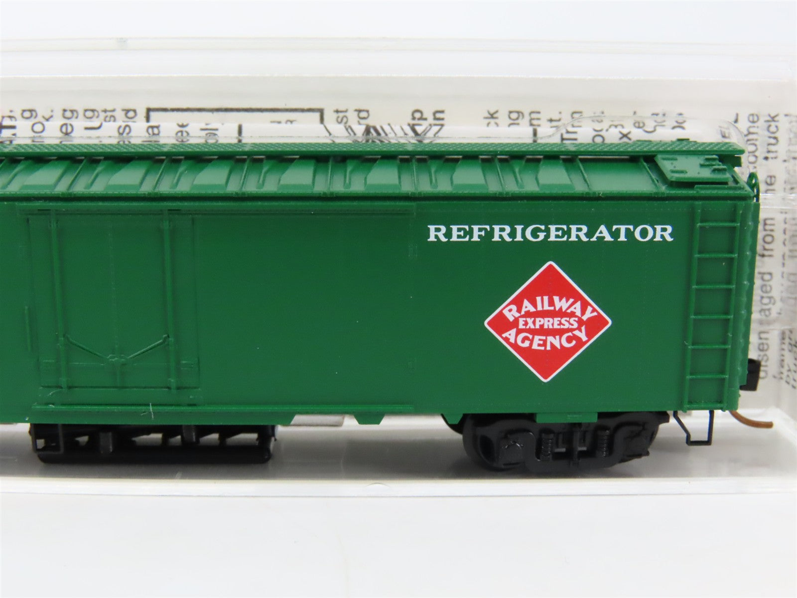 N Scale Micro-Trains MTL 52010 REX Railway Express Agency 52' Express Reefer RTR
