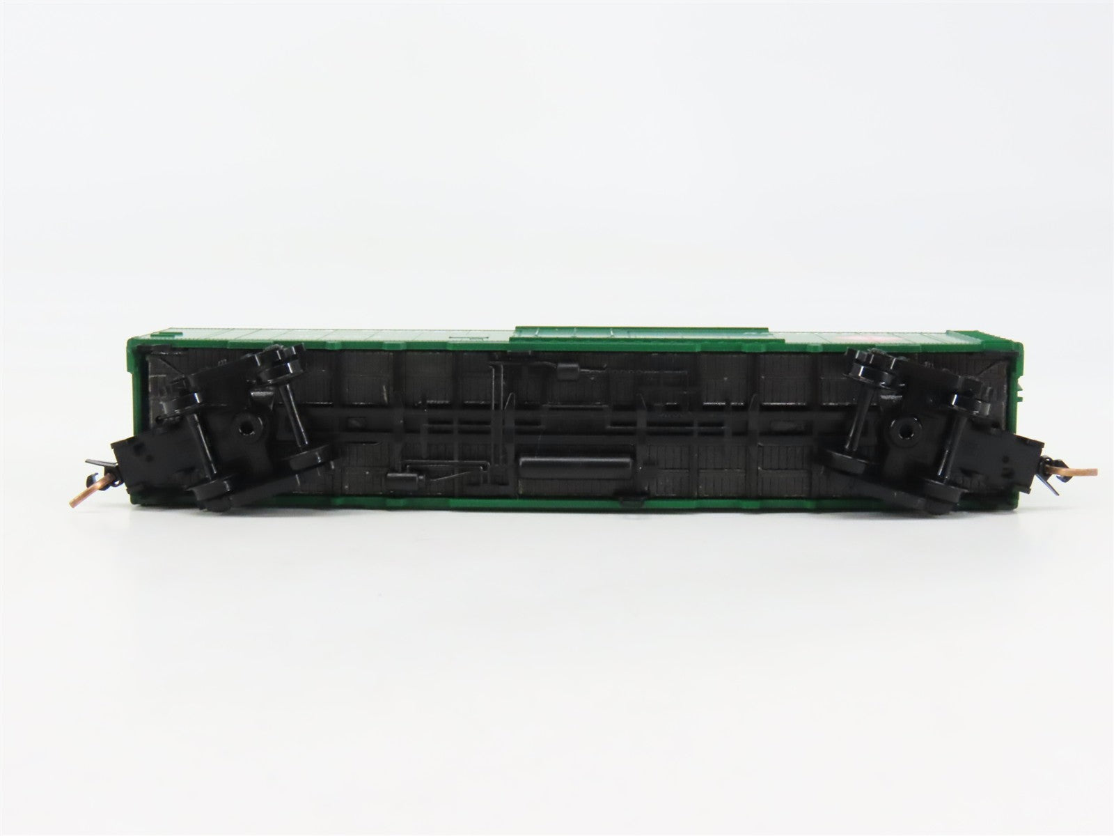 N Scale Micro-Trains MTL 52020 REA Express 52' Riveted Steel Express Reefer RTR
