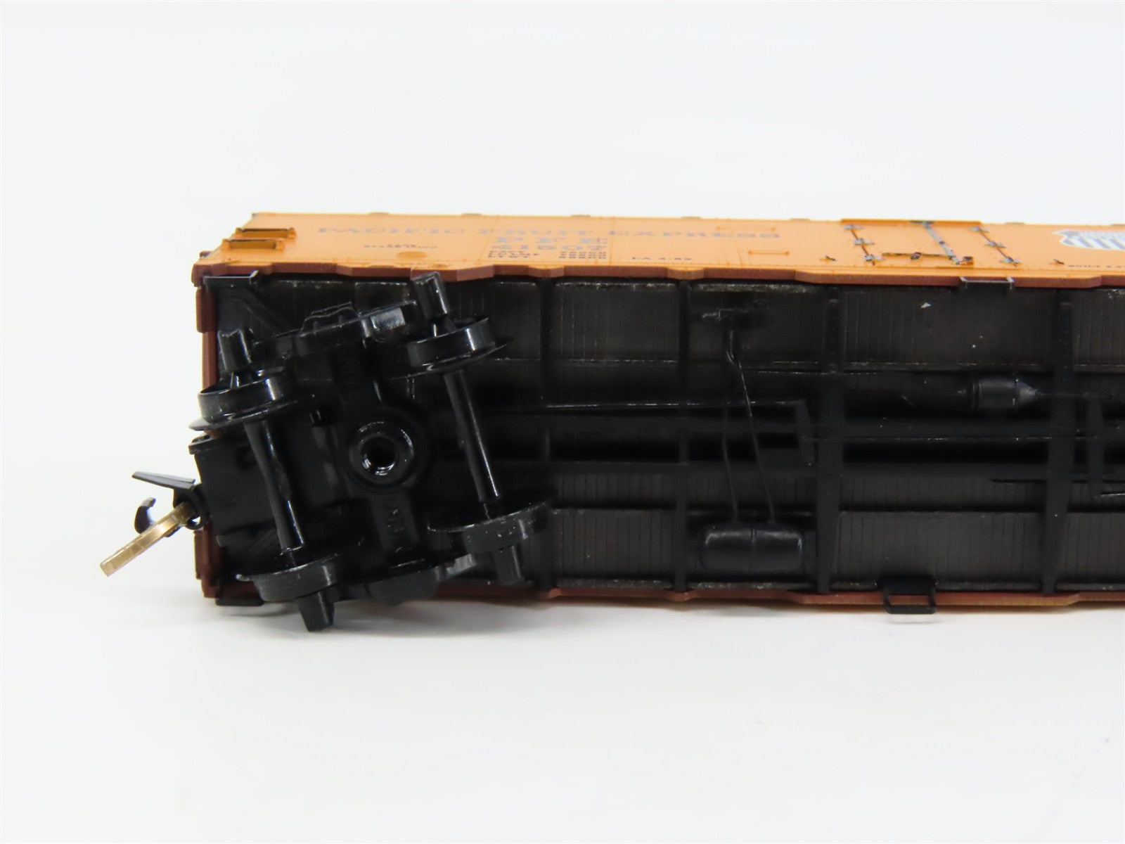 N Scale Micro-Trains MTL 59520 PFE Pacific Fruit Express 40' Reefer 41507 RTR