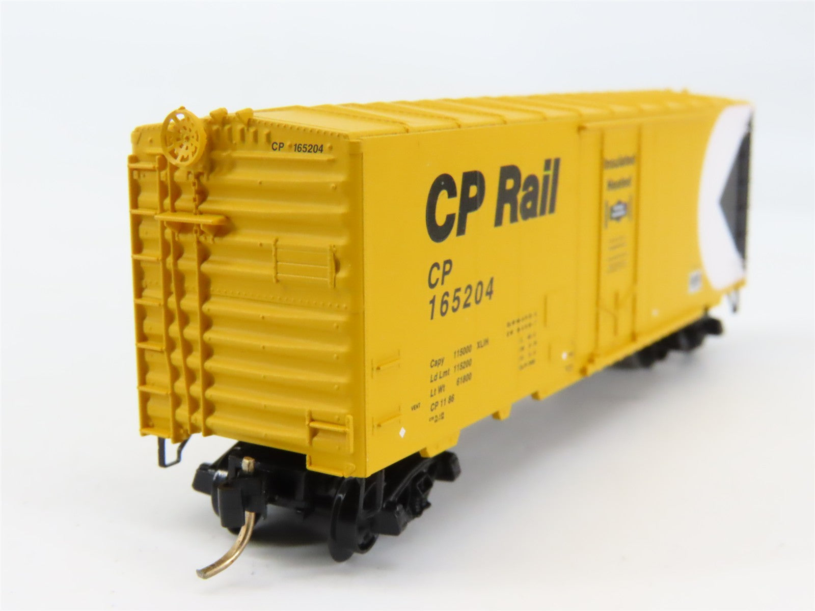 N Scale Micro-Trains MTL 74010 CP Canadian Pacific 40' Plug Door Box Car RTR