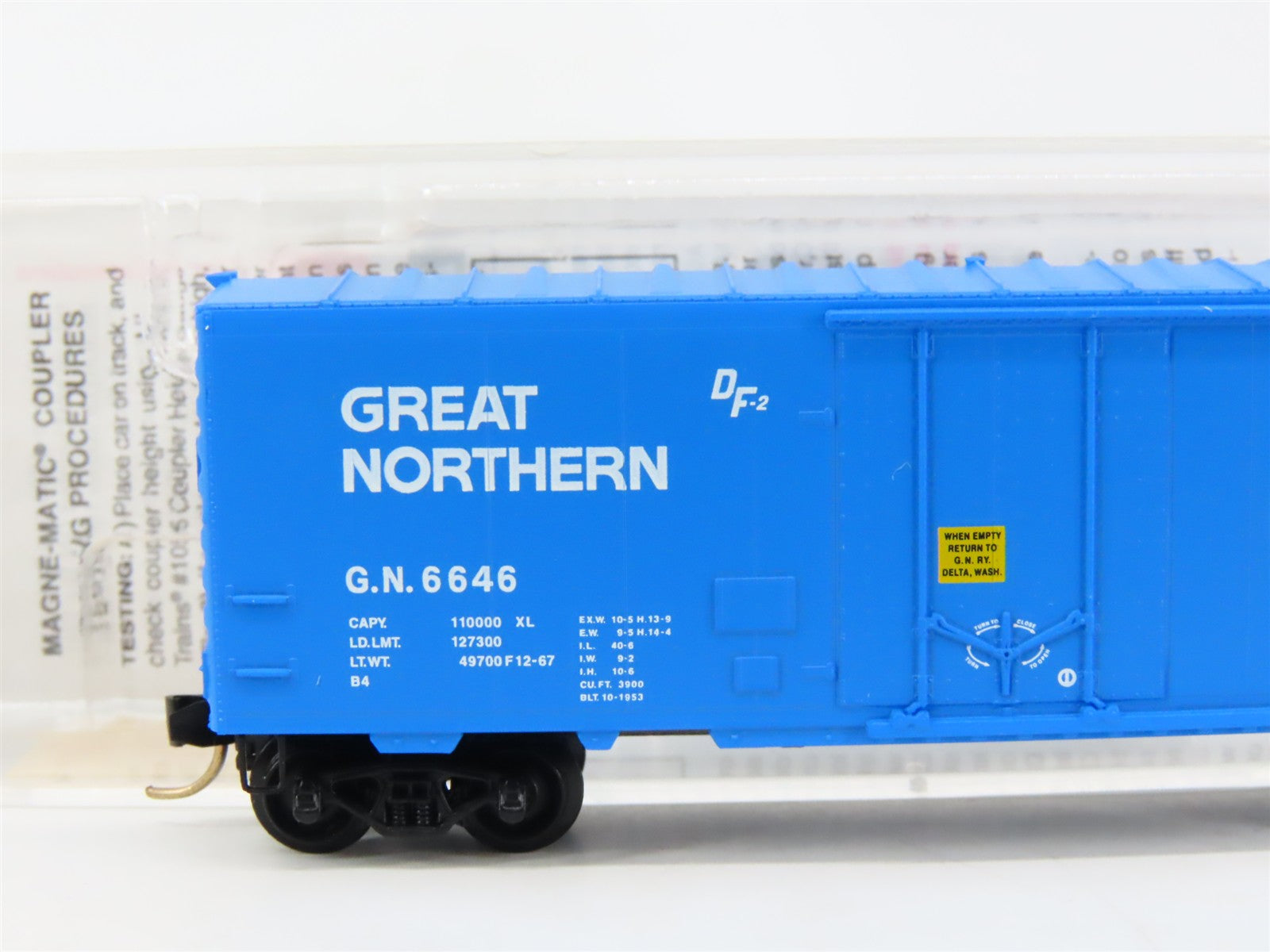 N Scale Micro-Trains MTL 74030 GN Great Northern 40' Box Car 6646 RTR