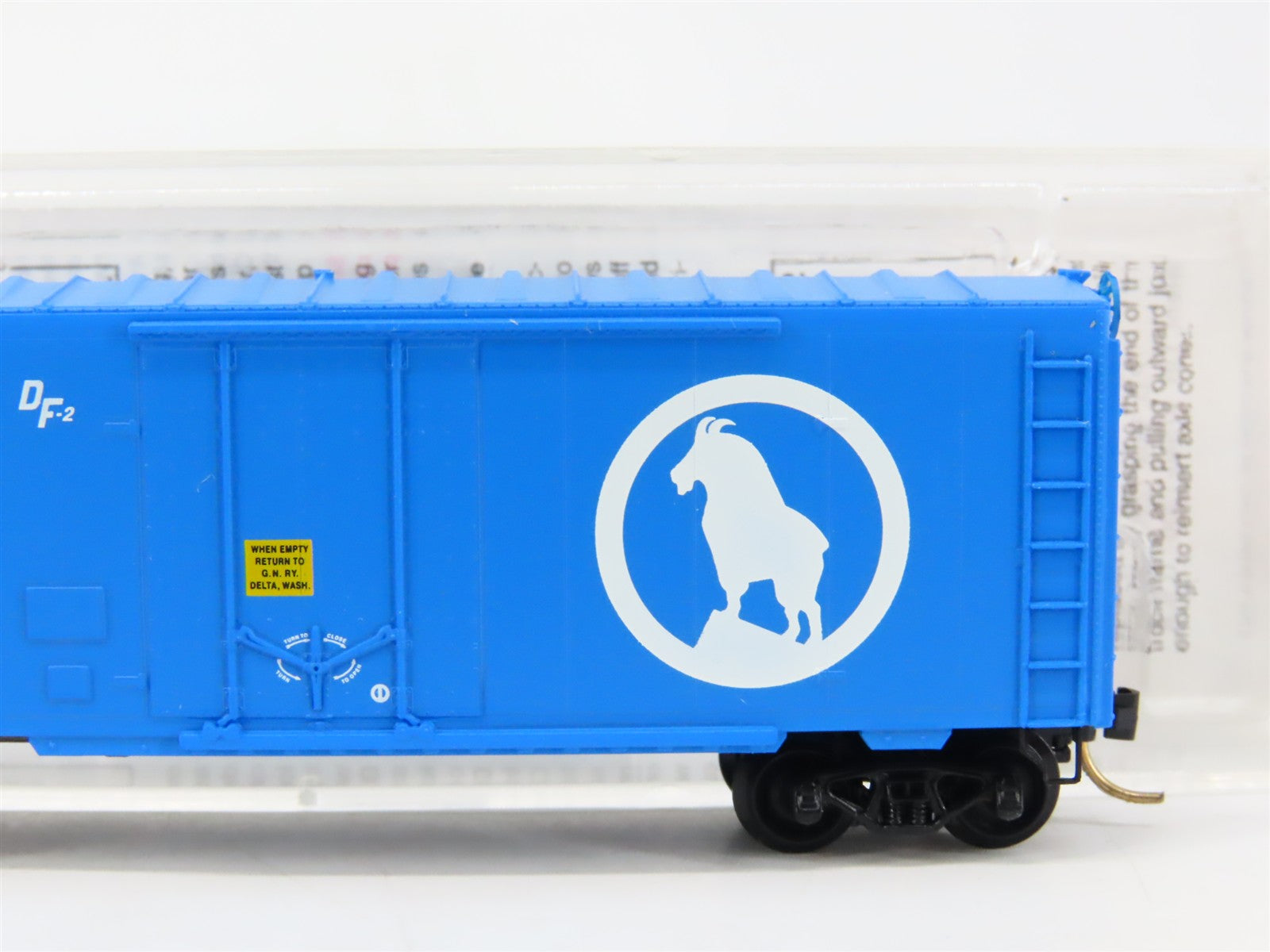 N Scale Micro-Trains MTL 74030 GN Great Northern 40' Box Car 6646 RTR