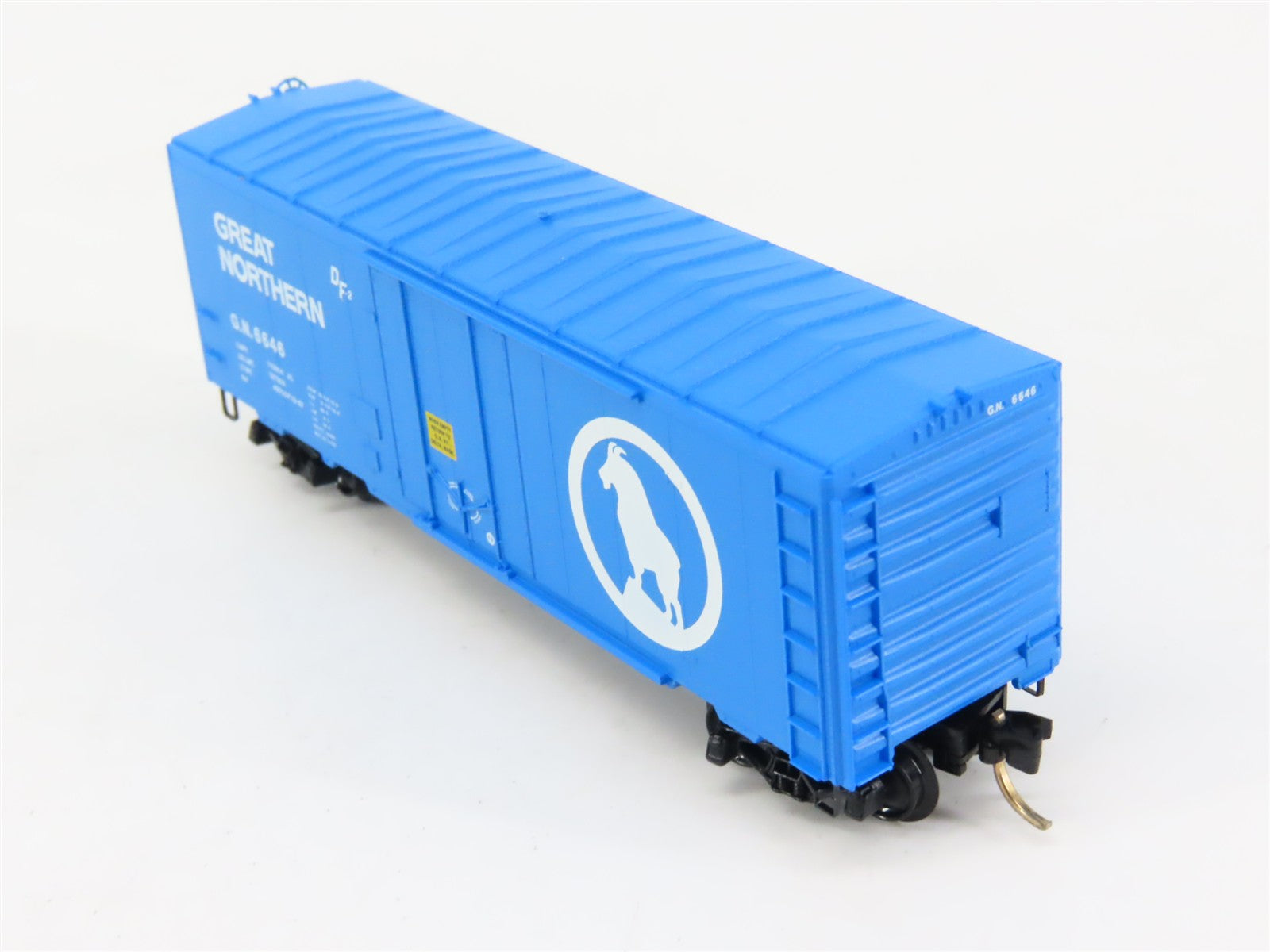 N Scale Micro-Trains MTL 74030 GN Great Northern 40' Box Car 6646 RTR