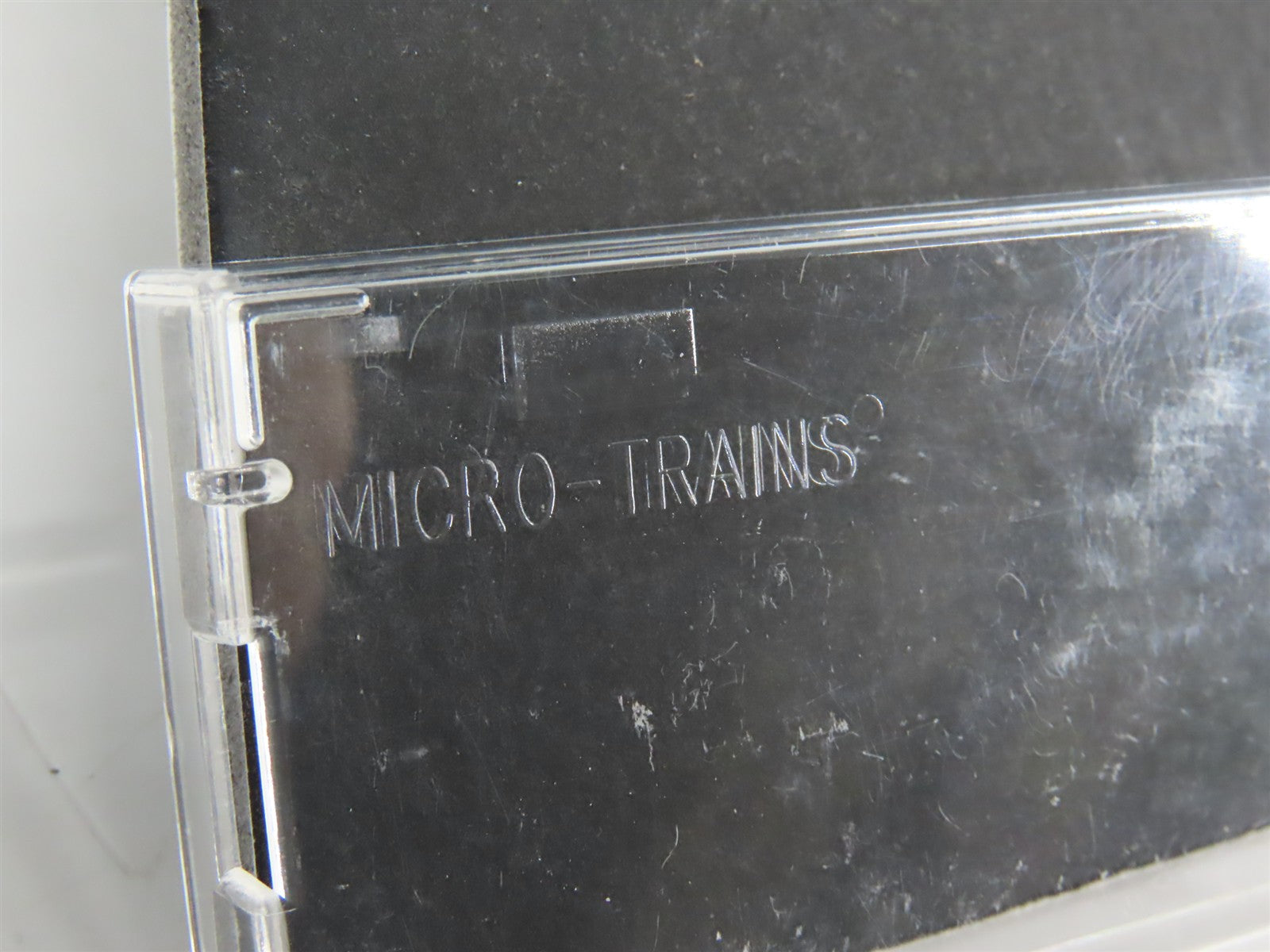 N Scale Micro-Trains MTL 20090 SP Southern Pacific 40' Box Car 163324 RTR