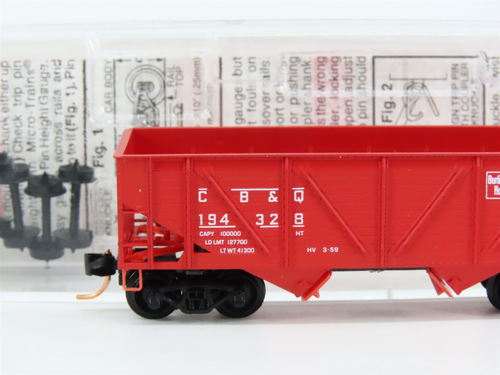 N Scale Micro-Trains MTL 57020 Chicago, Burlington & Quincy 33' 2-Bay Hopper RTR