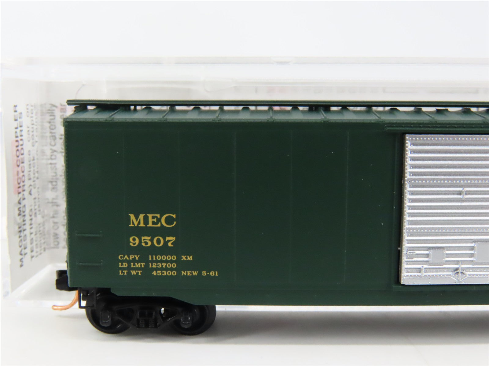 N Scale Micro-Trains MTL 31330 MEC Maine Central 50' Box Car 9507 RTR