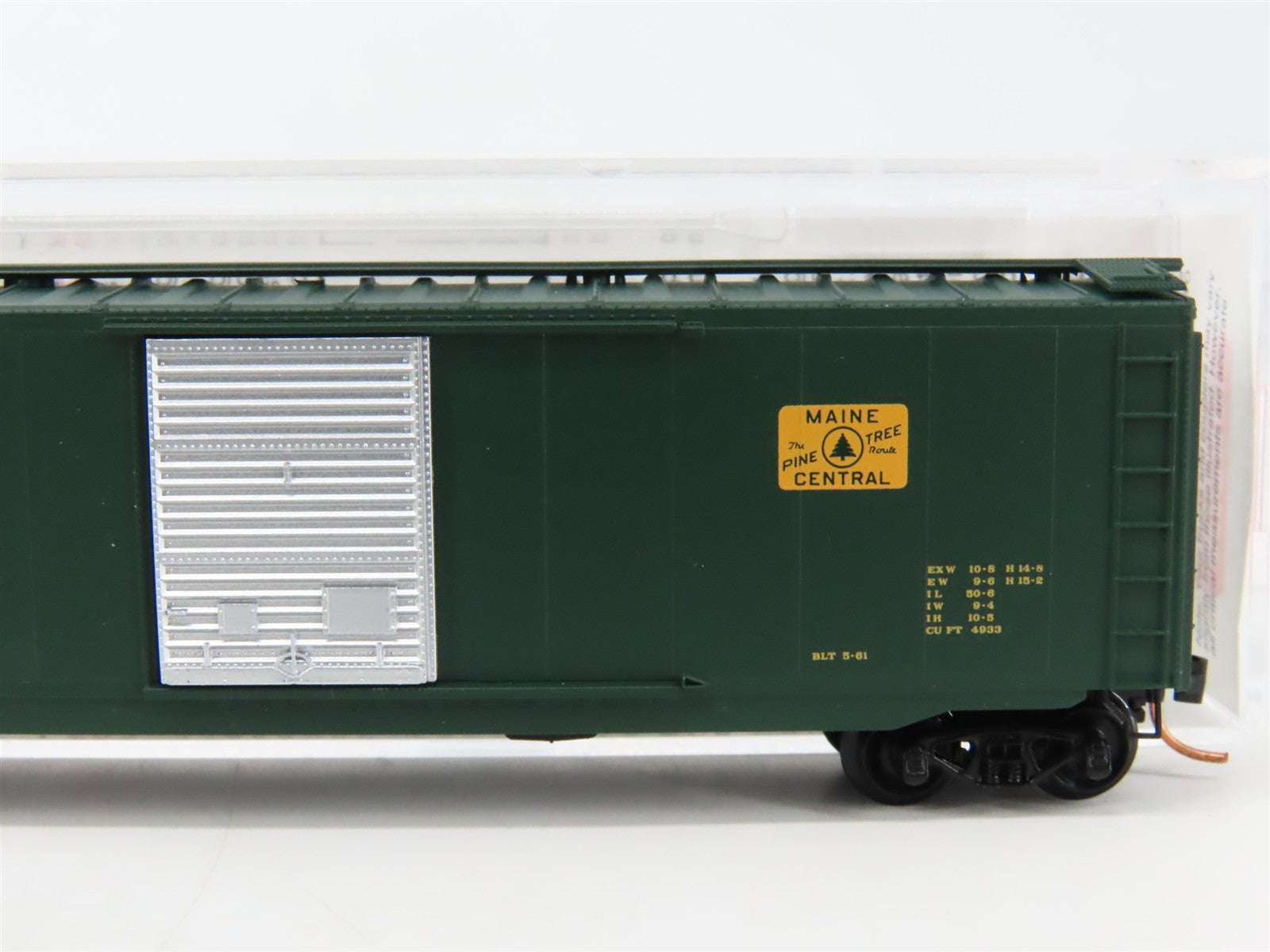N Scale Micro-Trains MTL 31330 MEC Maine Central 50' Box Car 9507 RTR