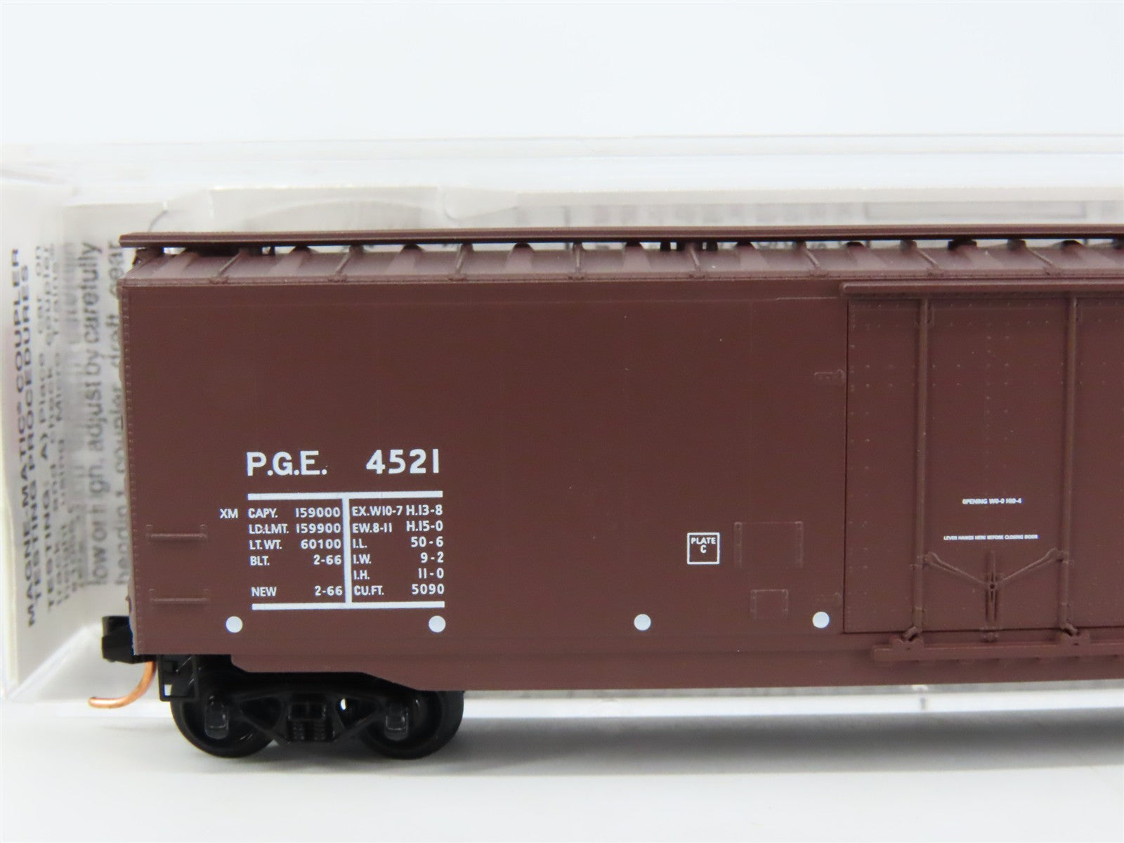 N Scale Micro-Trains MTL 32260 PGE Pacific Great Eastern 50' Box Car 4521 RTR