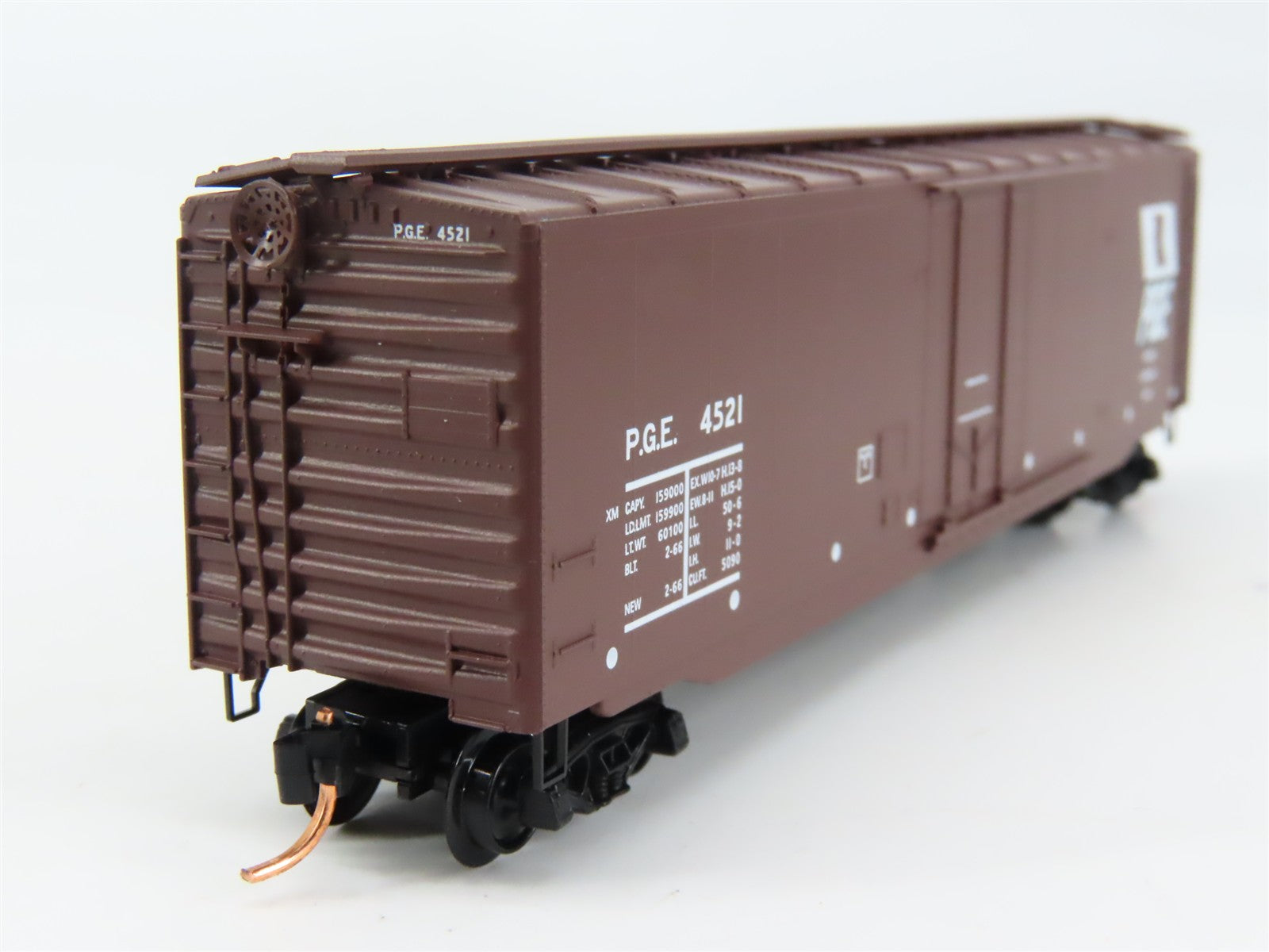 N Scale Micro-Trains MTL 32260 PGE Pacific Great Eastern 50' Box Car 4521 RTR