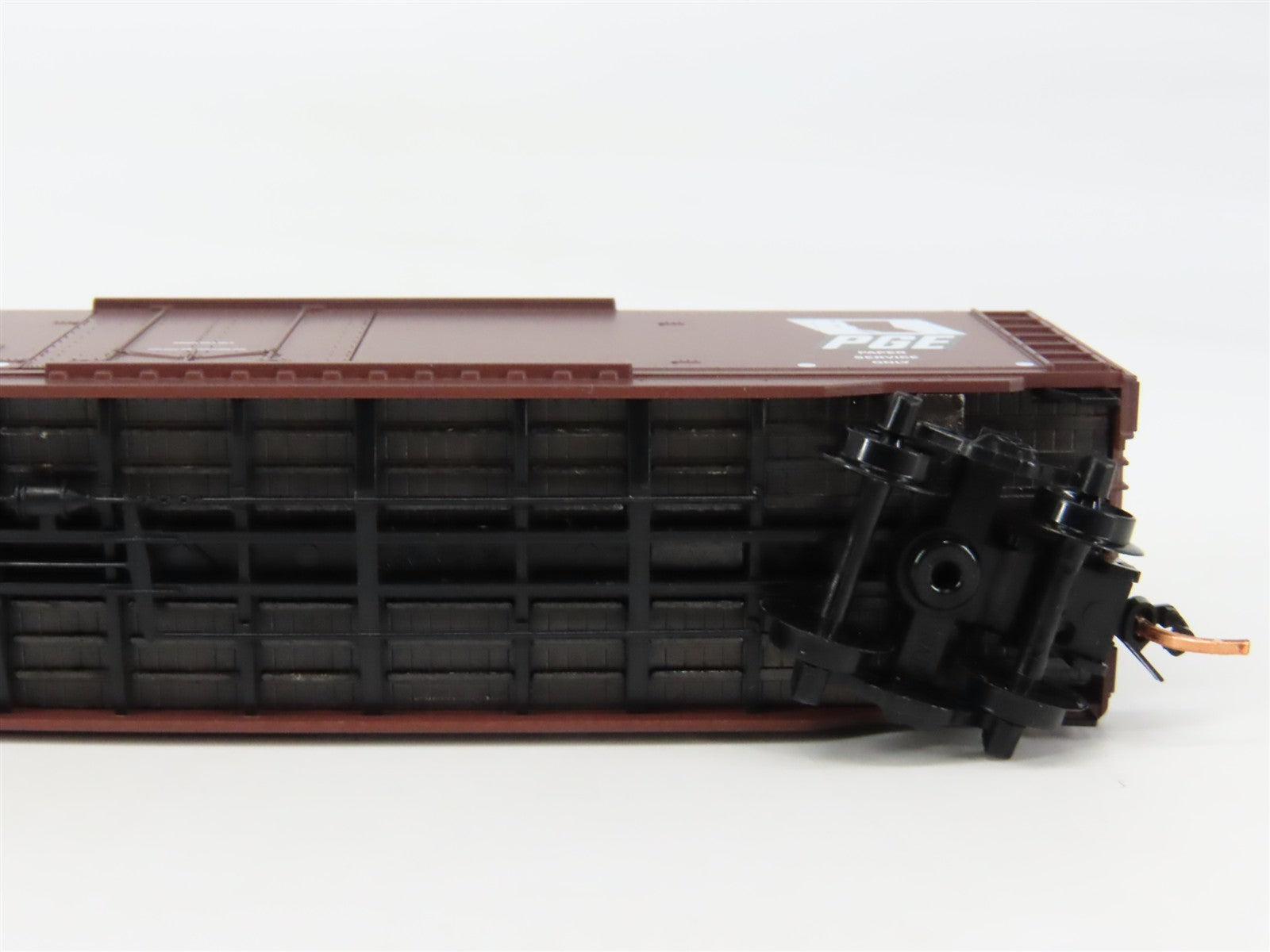 N Scale Micro-Trains MTL 32260 PGE Pacific Great Eastern 50' Box Car 4521 RTR