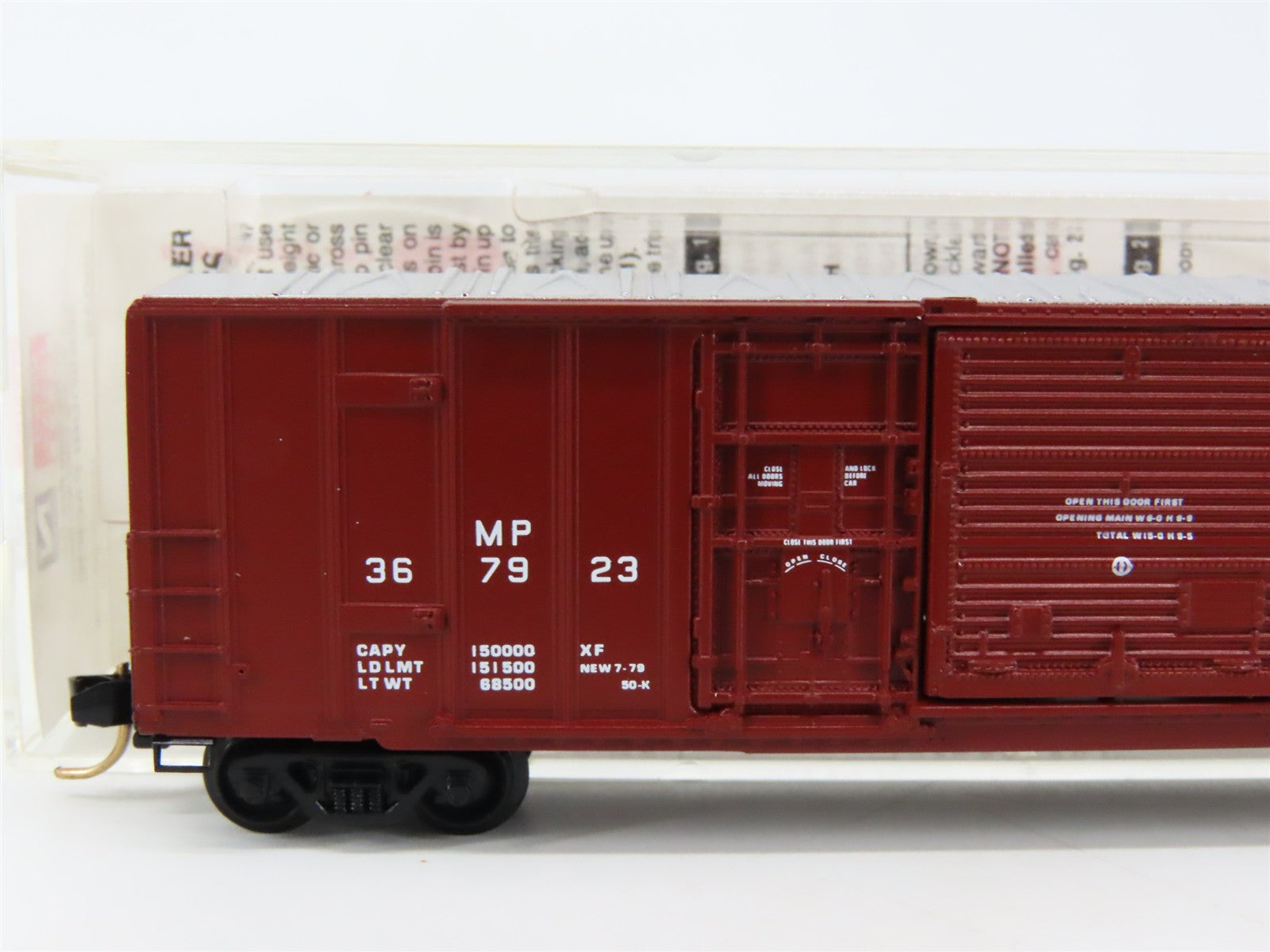 N Scale Micro-Trains MTL 26040 MP Missouri Pacific 50' Box Car 367923 RTR