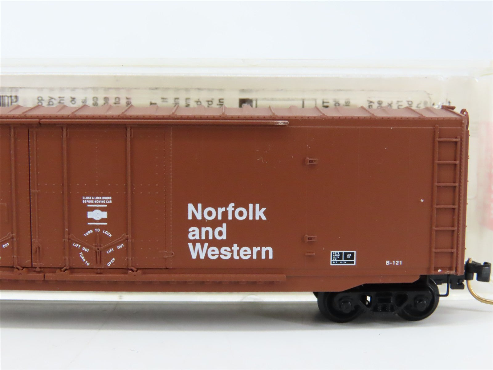 N Scale Micro-Trains MTL 75030 NW Norfolk & Western 50' Box Car 160784 RTR