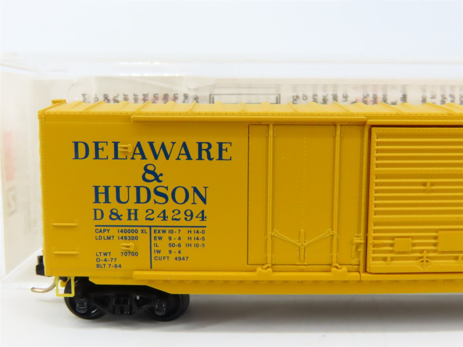 N Scale Micro-Trains MTL 76020 D&H Delaware & Hudson 50' Box Car 24294 RTR